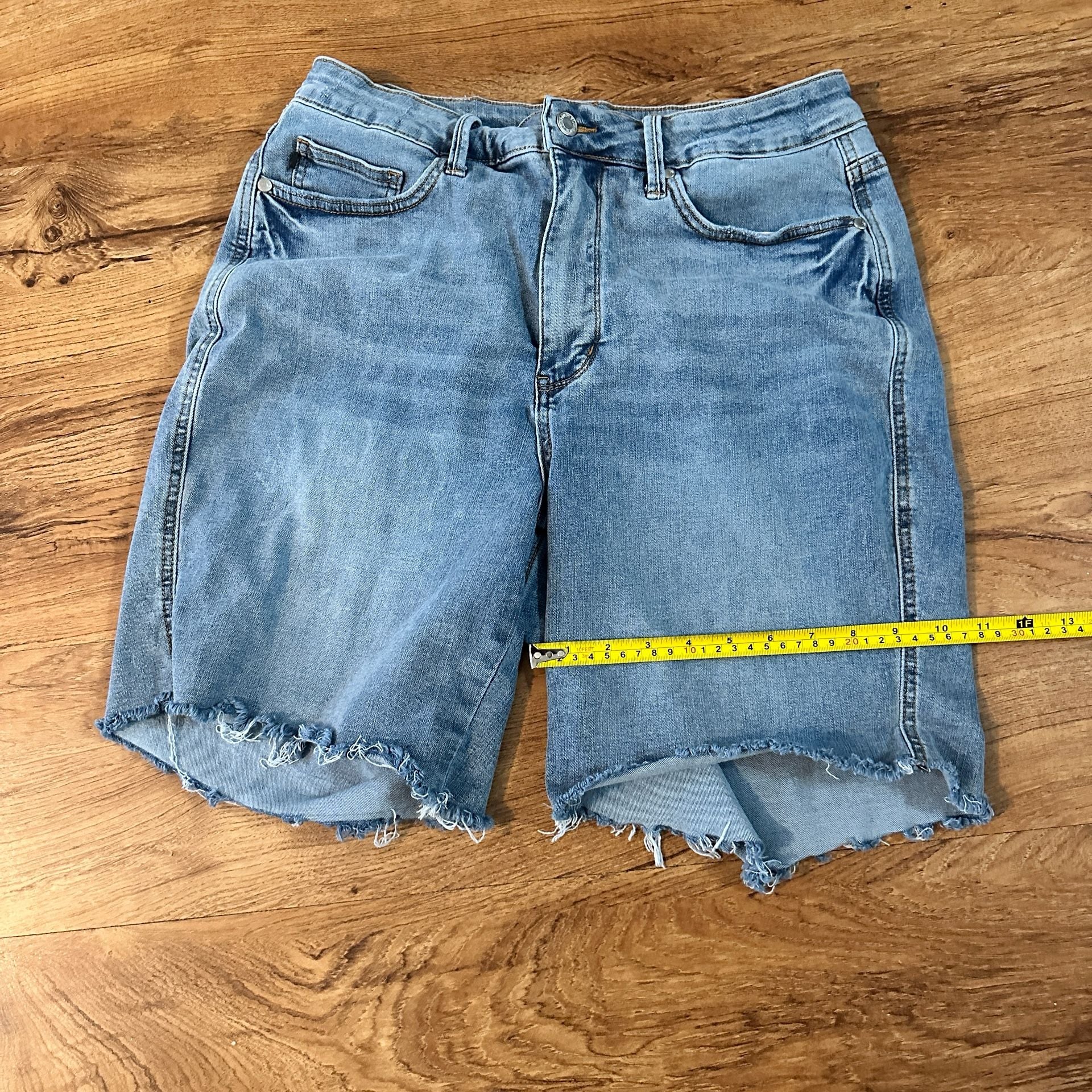 Product thumbnail 4