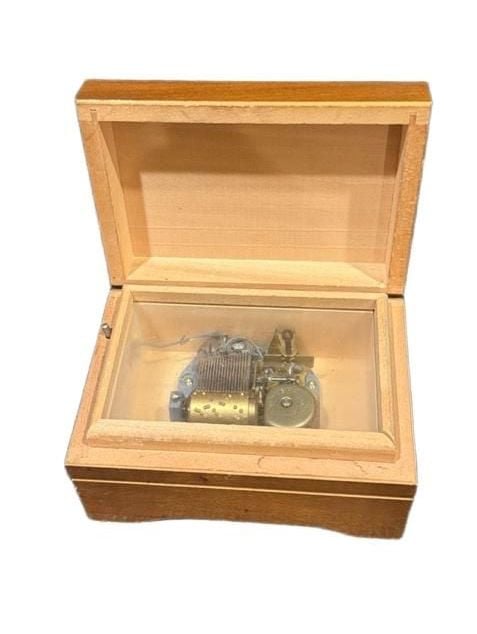 Reuge Swiss Music Box Hummel Boy on Fence Raindrops Keep Fallin' 5