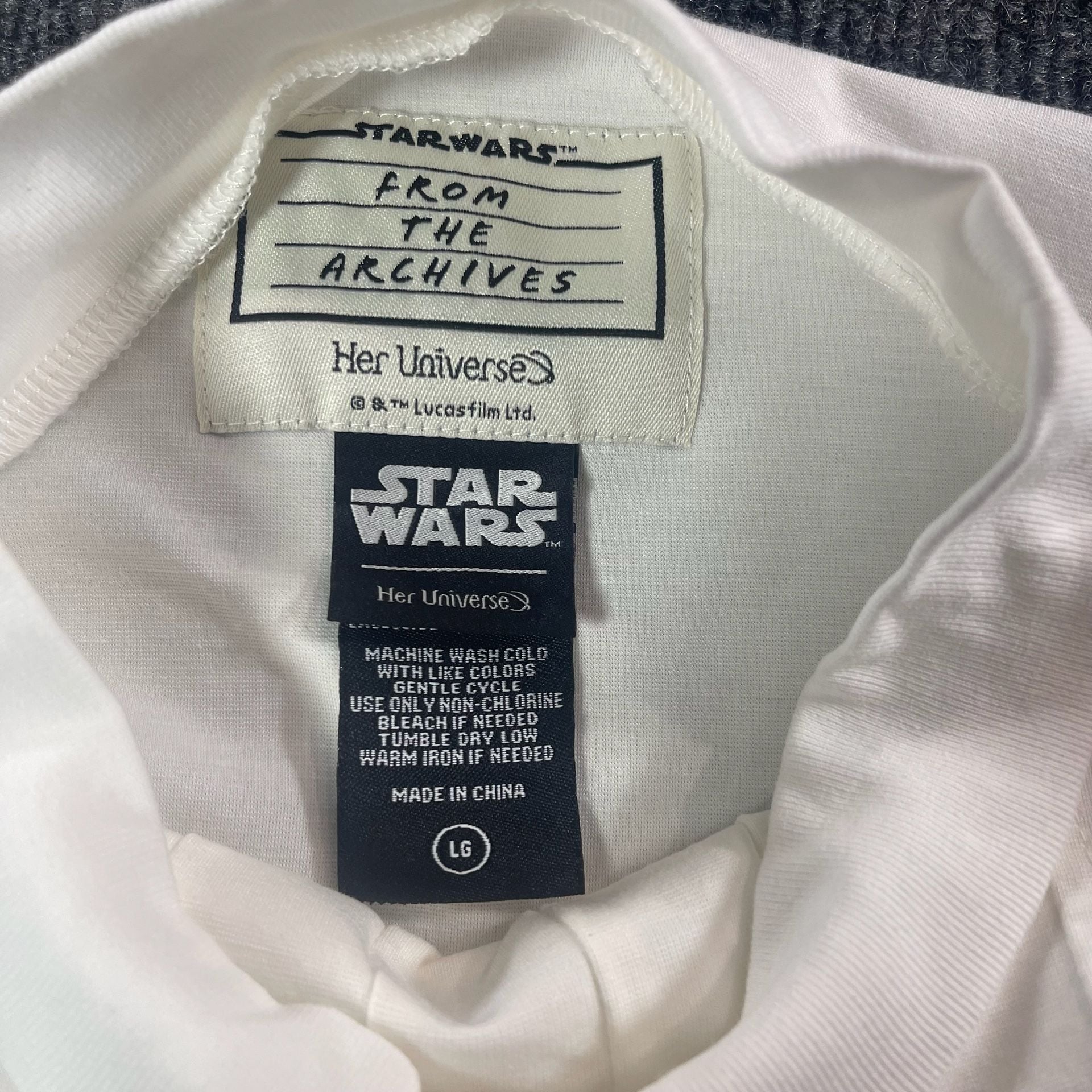 Her Universe Star Wars From The Archives Top Size L White Long Sleeve 4