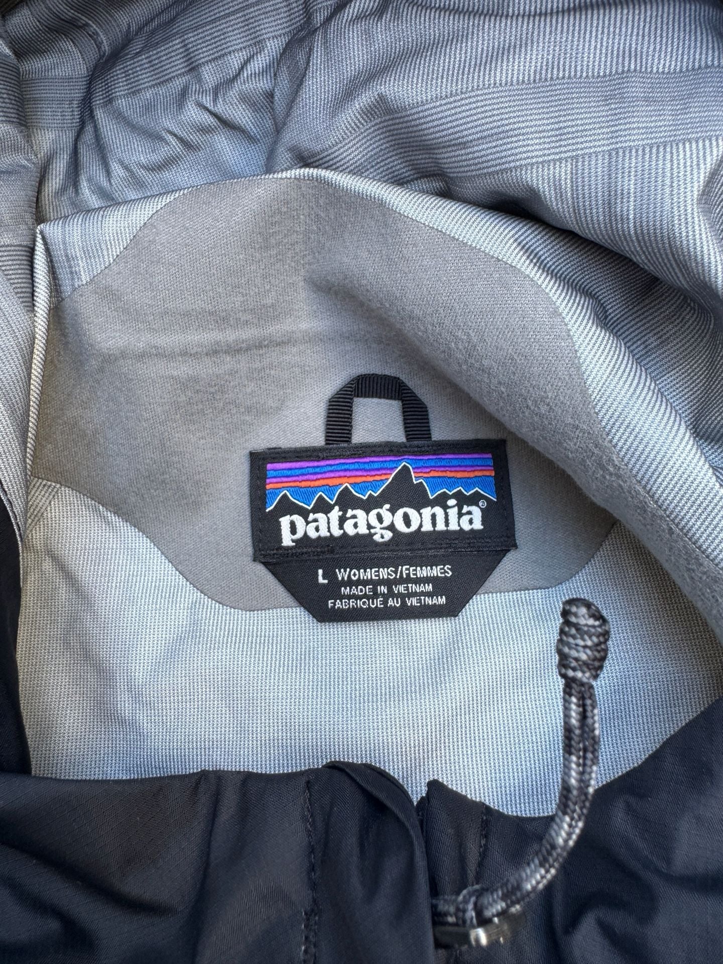 Patagonia Rain Jacket Size L Black H2No Permanente Medicine 7