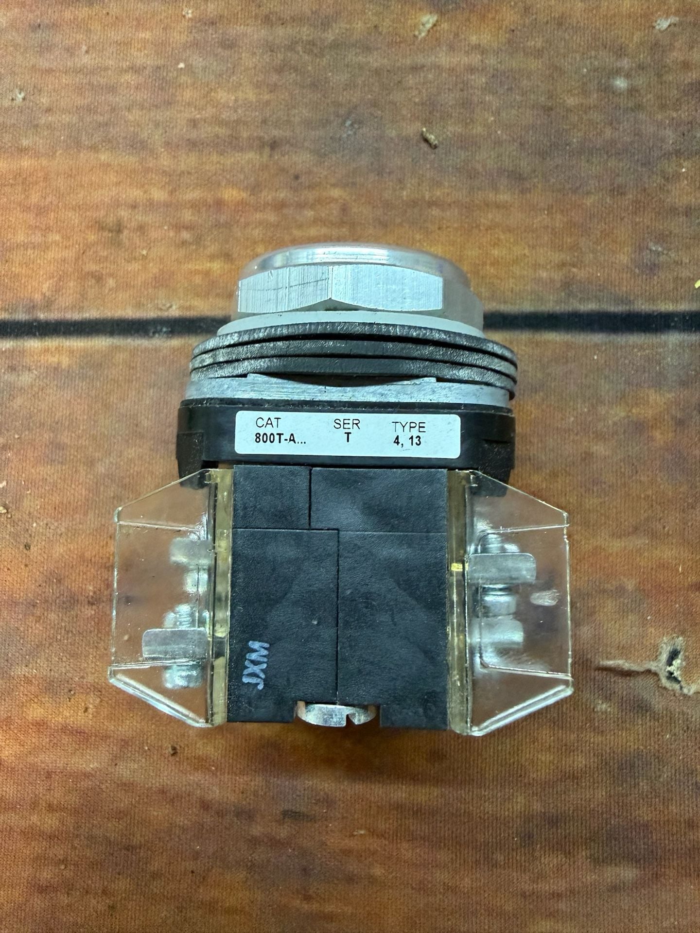 Allen-Bradley 800T-H2 Selector Switch Type 4 13 2