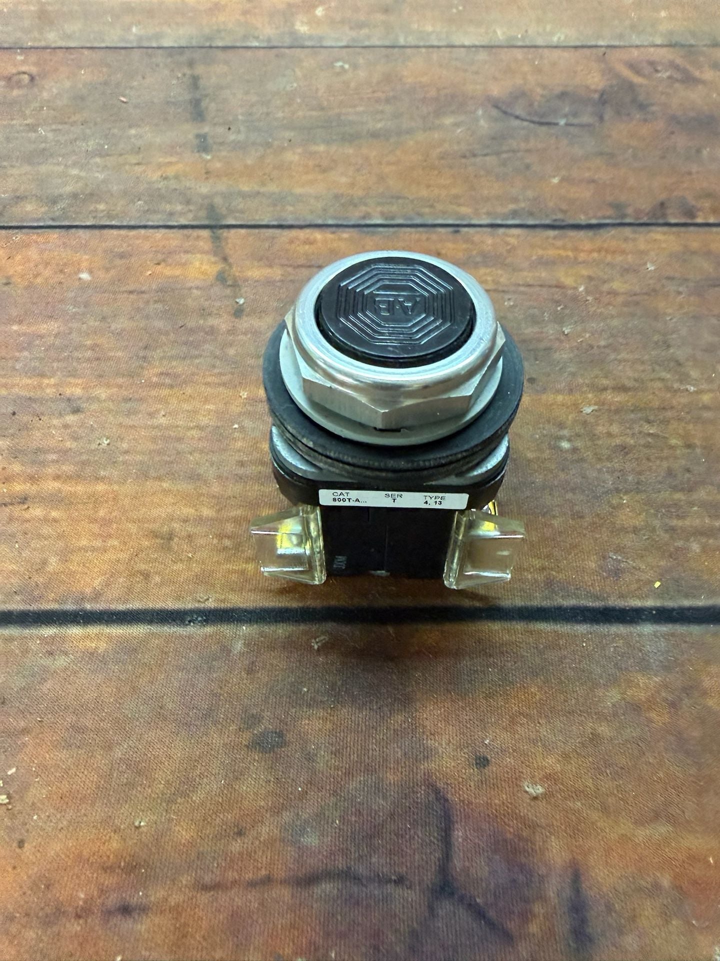 Allen-Bradley 800T-H2 Selector Switch Type 4 13 4