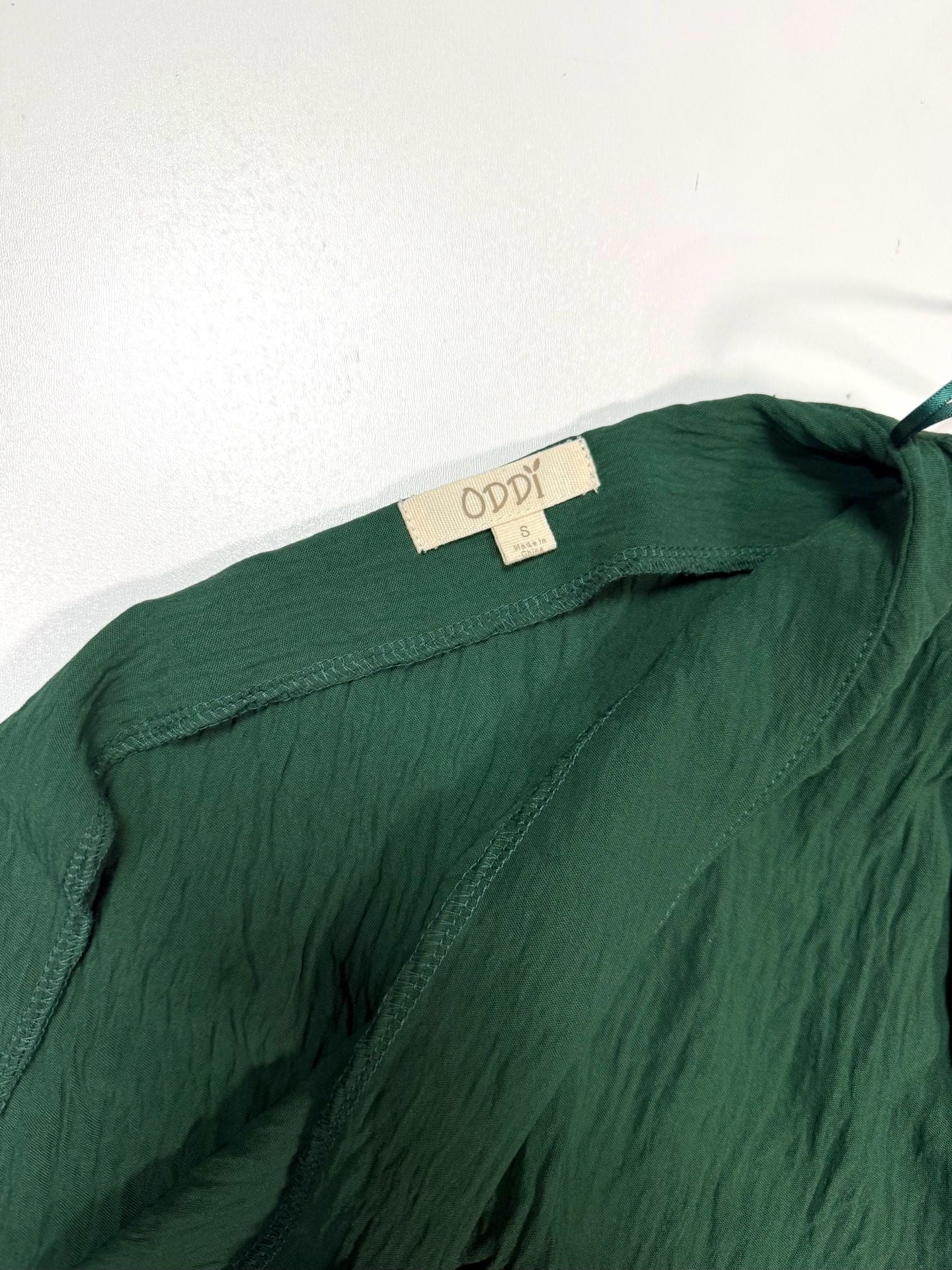ODDI Women's Dress Size S Indie Vanguard Quiet Luxury Whimsigoth Old Money Minimalist Emerald Green One Shoulder Balloon Sleeve Mini Crinkle Texture 100% Polyester Cocktail Holiday Party 7