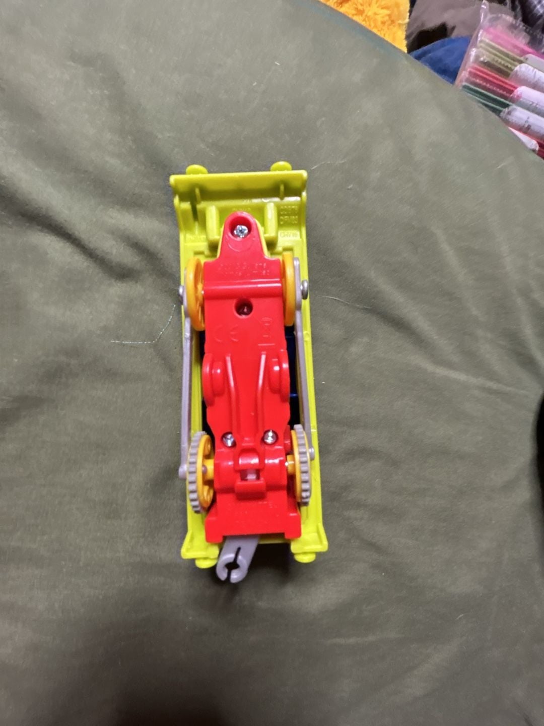 Fisher-Price Thomas & Friends TrackMaster Rainbow Thomas Engine Toy 4
