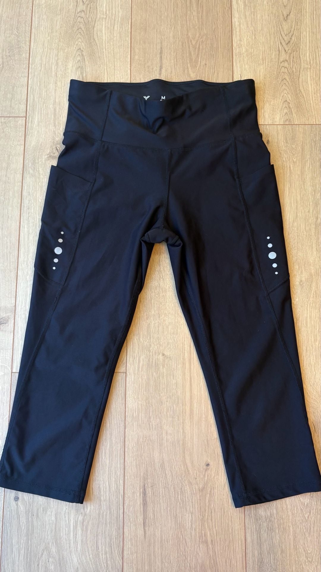 Xersion Capri Leggings Size M Black Quick-Dri Pockets Activewear 2