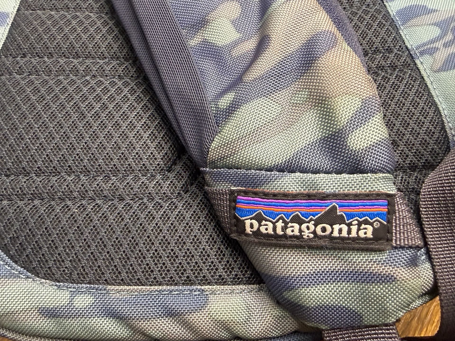 Patagonia Atom Sling Bag 8L Camo Blue Sling Backpack 7