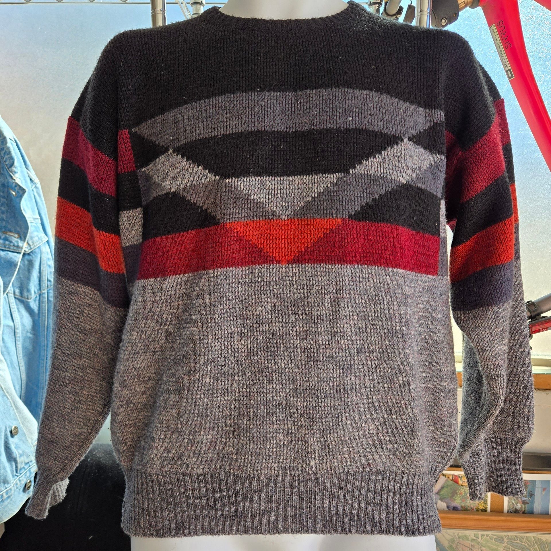 Vintage Geometric Knit Sweater Size M Gray Black Red Wool Blend Crewneck 2