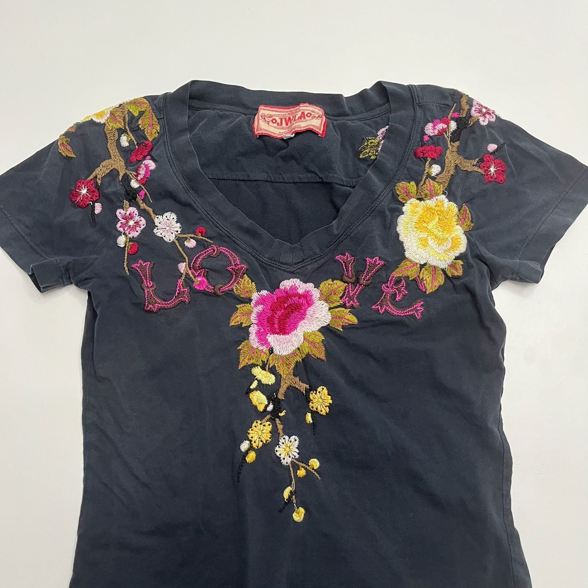 Johnny Was Estrella Tee Black Floral Embroidered V-Neck Top Medium 4
