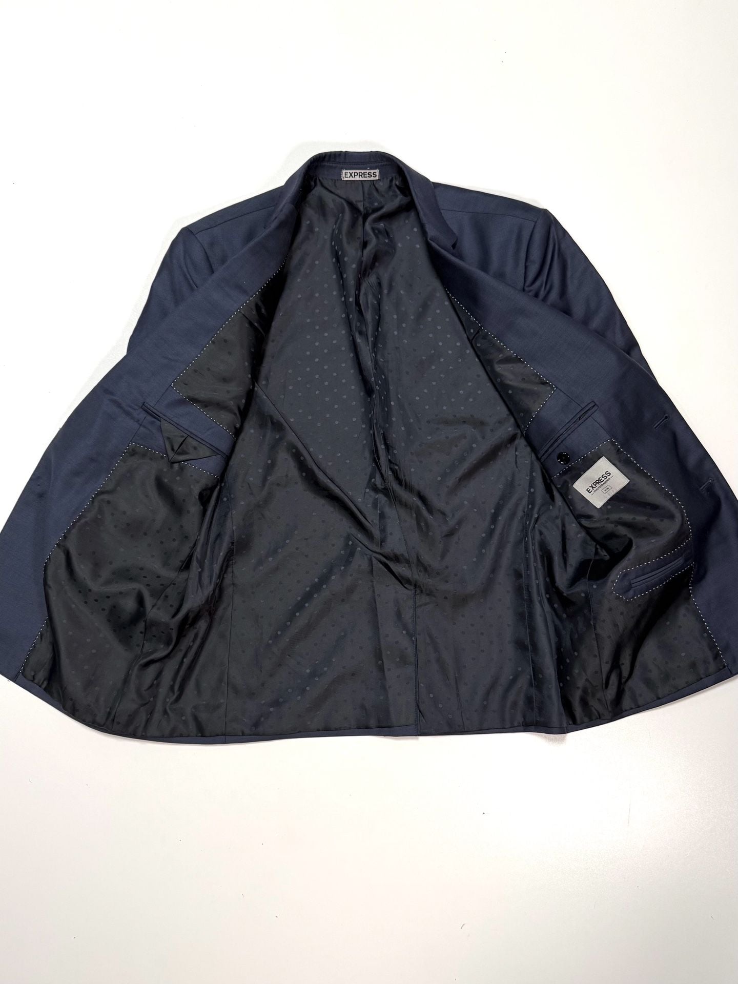 Express Photographer Men's Blazer 40 Short Quiet Luxury Old Money Dark Academia Heritage Minimalist Navy Blue Wool Blend Fitted Two Button Notch Lapel Polka Dot Lining Sport Coat 9