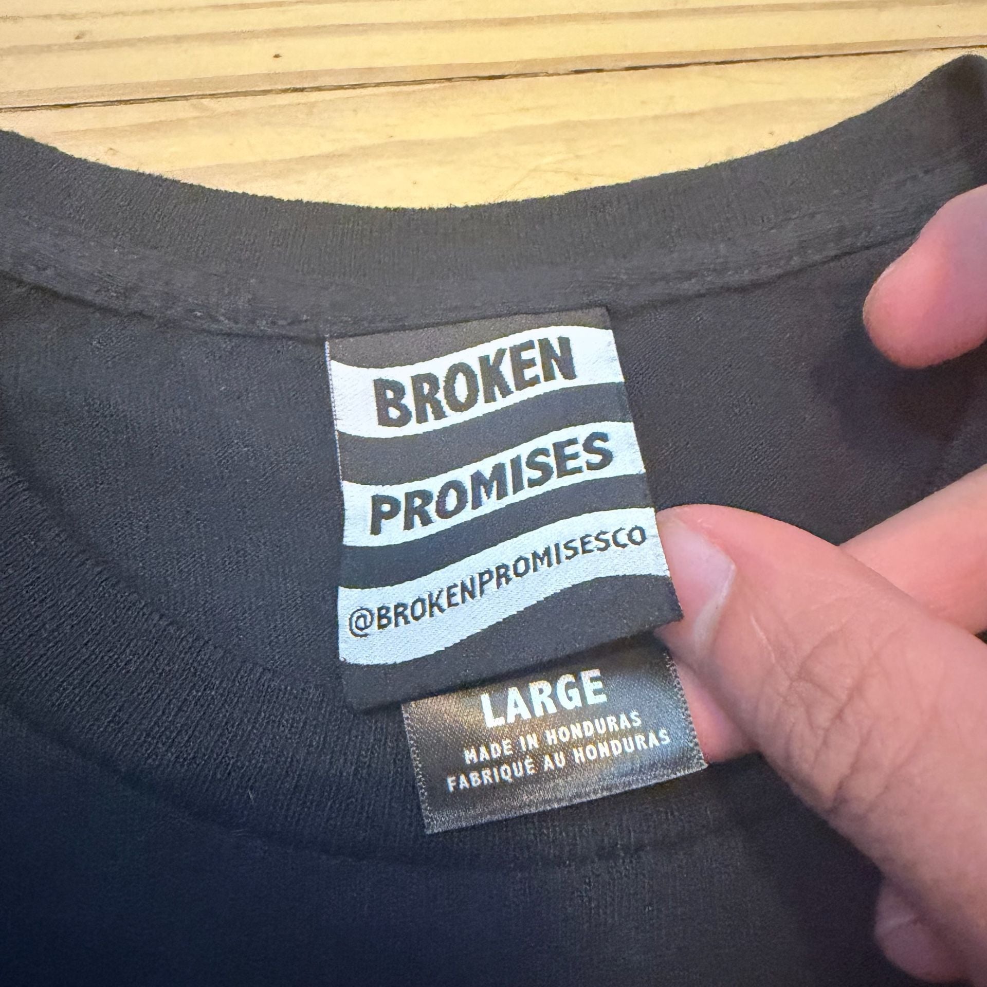 Broken Promises Bad Memories Graphic T-Shirt Large Black Cotton 7