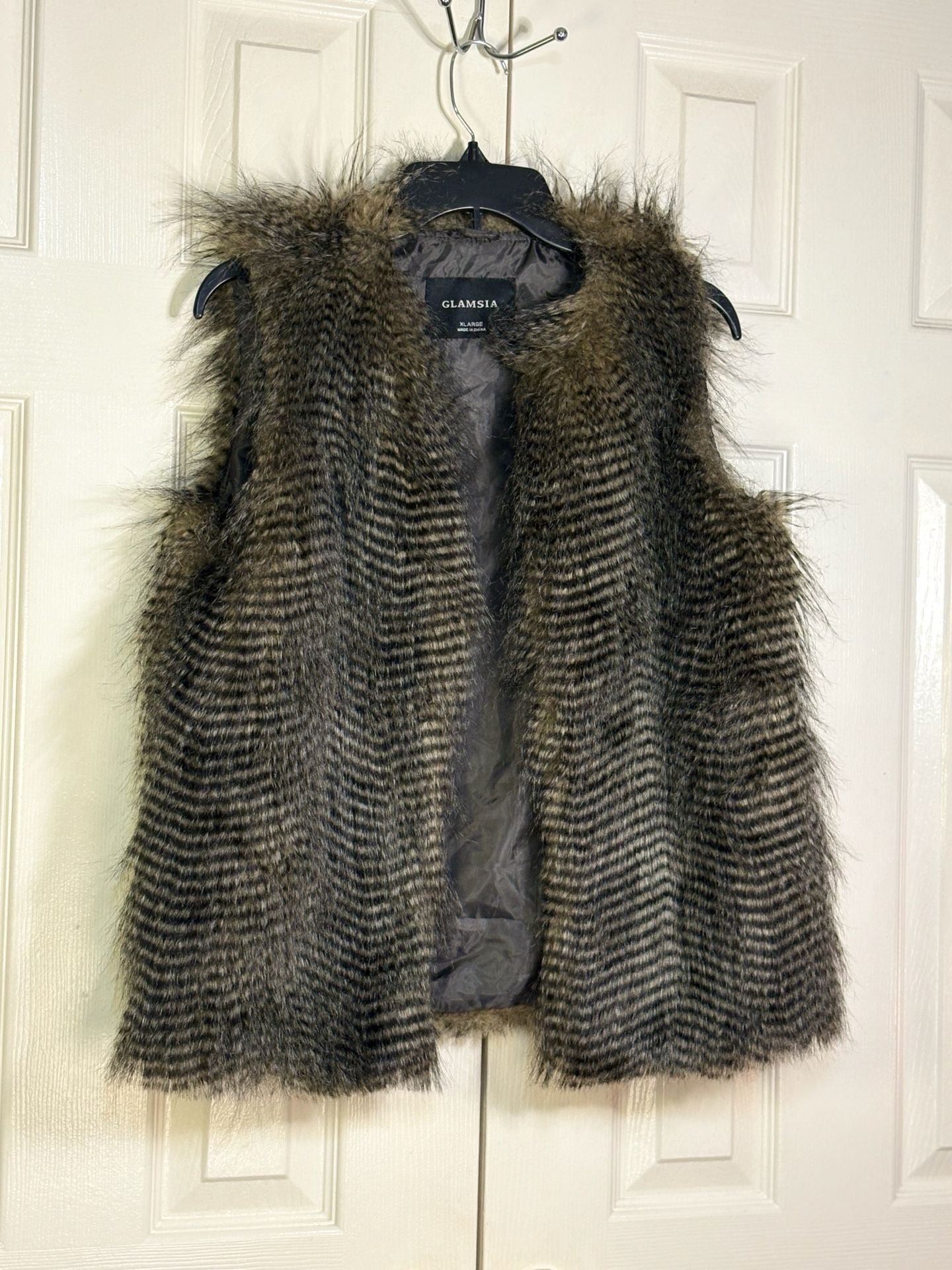 Glamsia Faux Fur Vest Size XLARGE Brown Striped Open Front 5