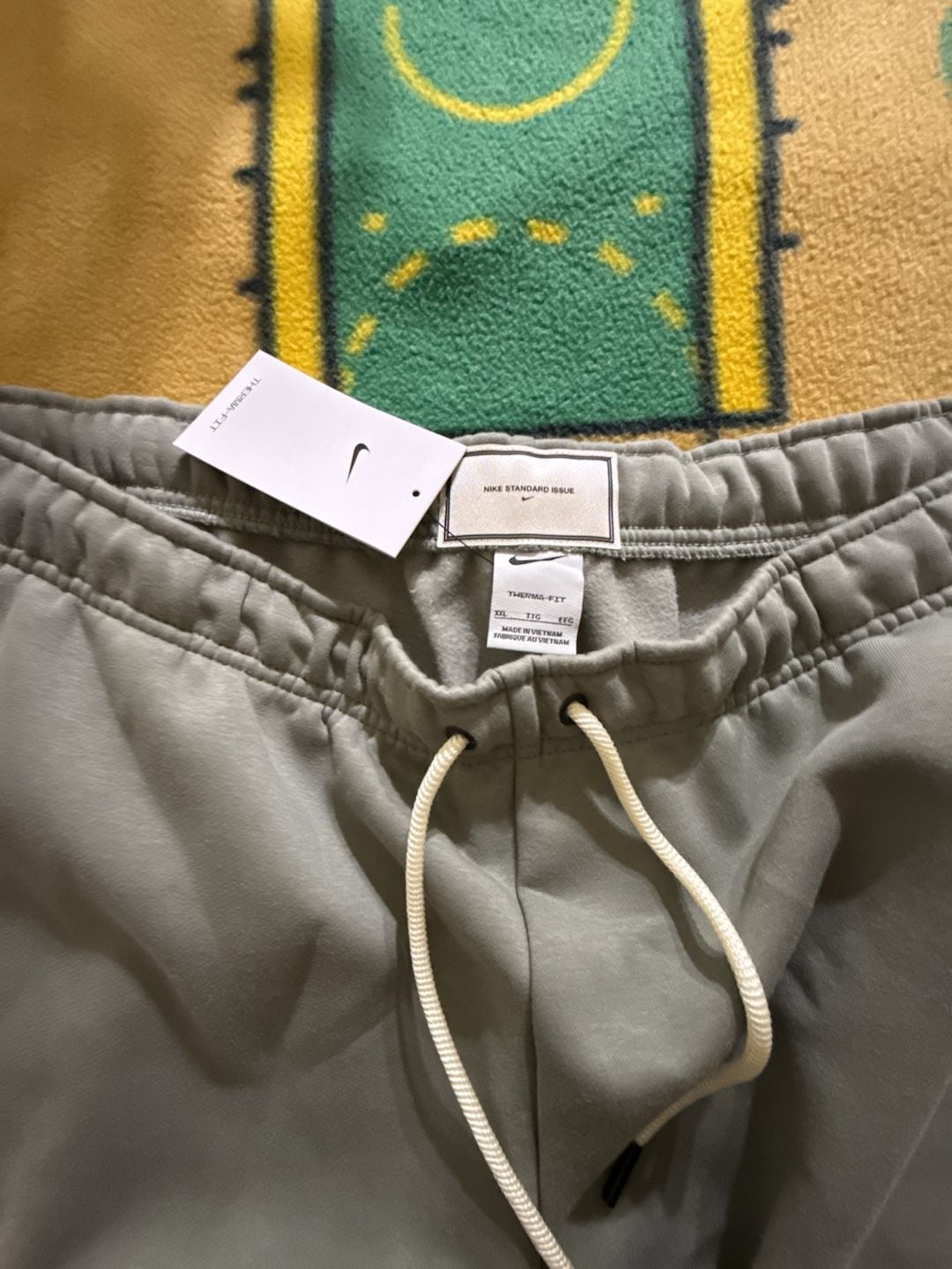 Nike Standard Issue Therma-Fit Shorts Size XXL Gray Fleece Loose Fit 3