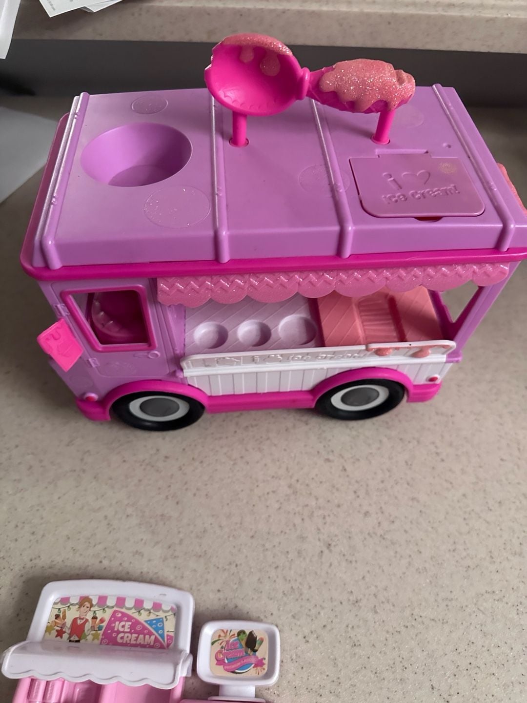 Num Noms Lipgloss Truck Ice Cream Maker Playset Toy 2
