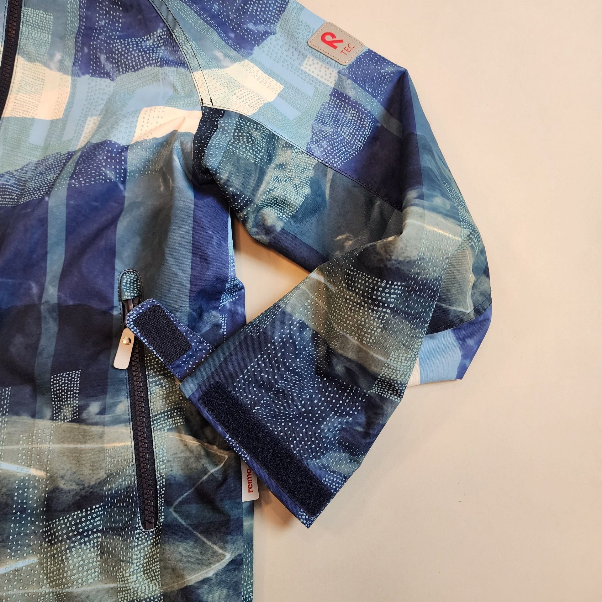 Reima Kids Waterproof Breathable Hooded Jacket Blue Abstract Print Approx 5T 13
