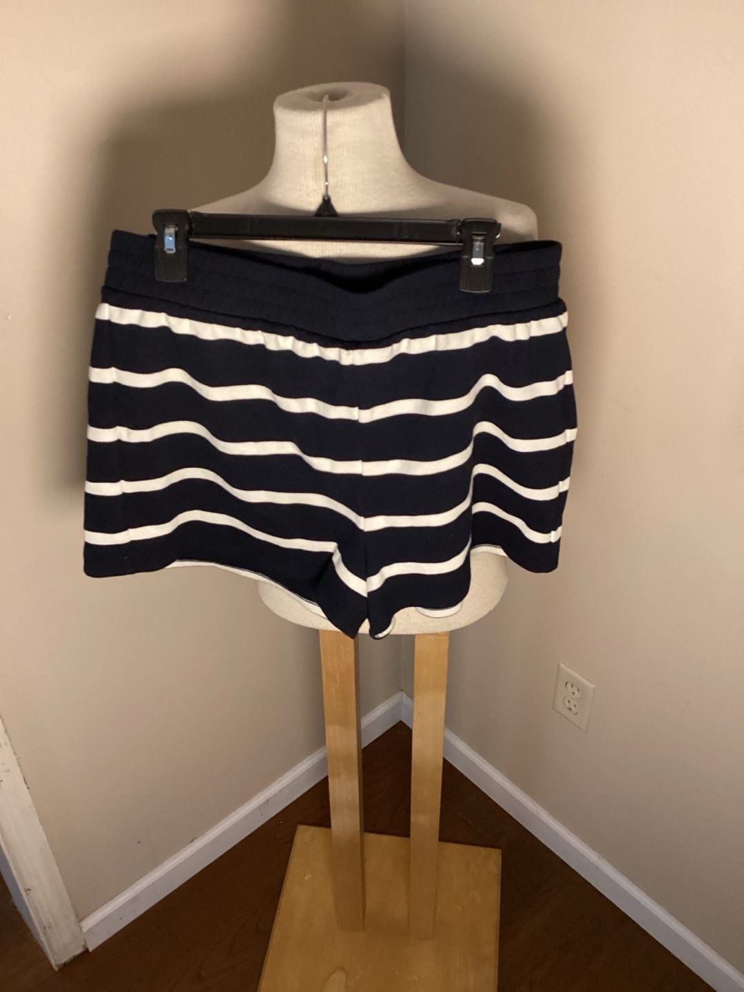 J.Crew Striped Pull-On Shorts Size L Navy White Knit 2