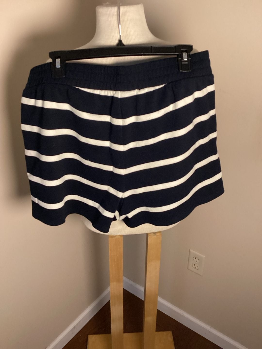 J.Crew Striped Pull-On Shorts Size L Navy White Knit 4