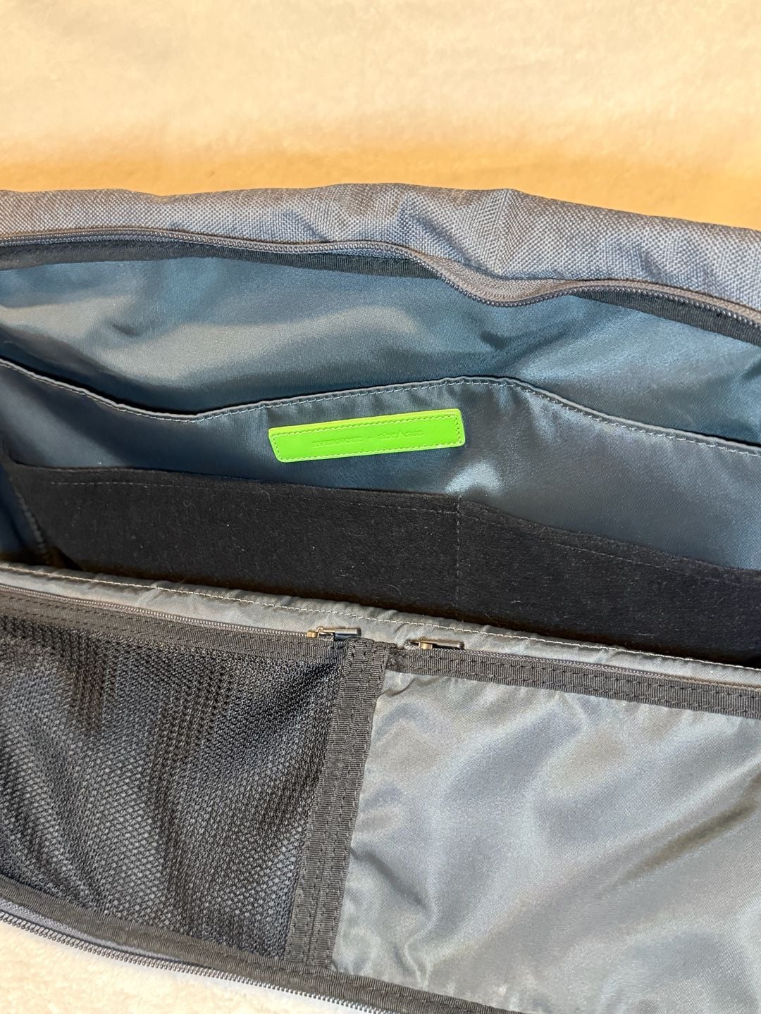 Evernote Triangle Commuter Bag Messenger Bag Gray 9