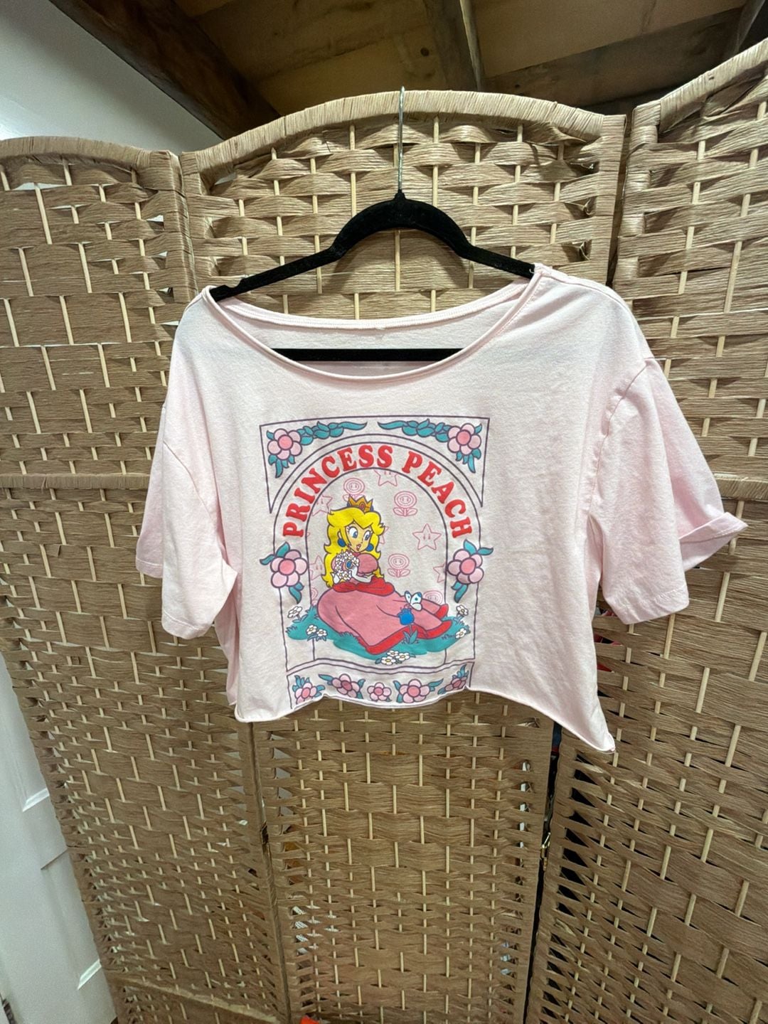 Super Mario Princess Peach T-Shirt Size Large Pink Crop Top 1