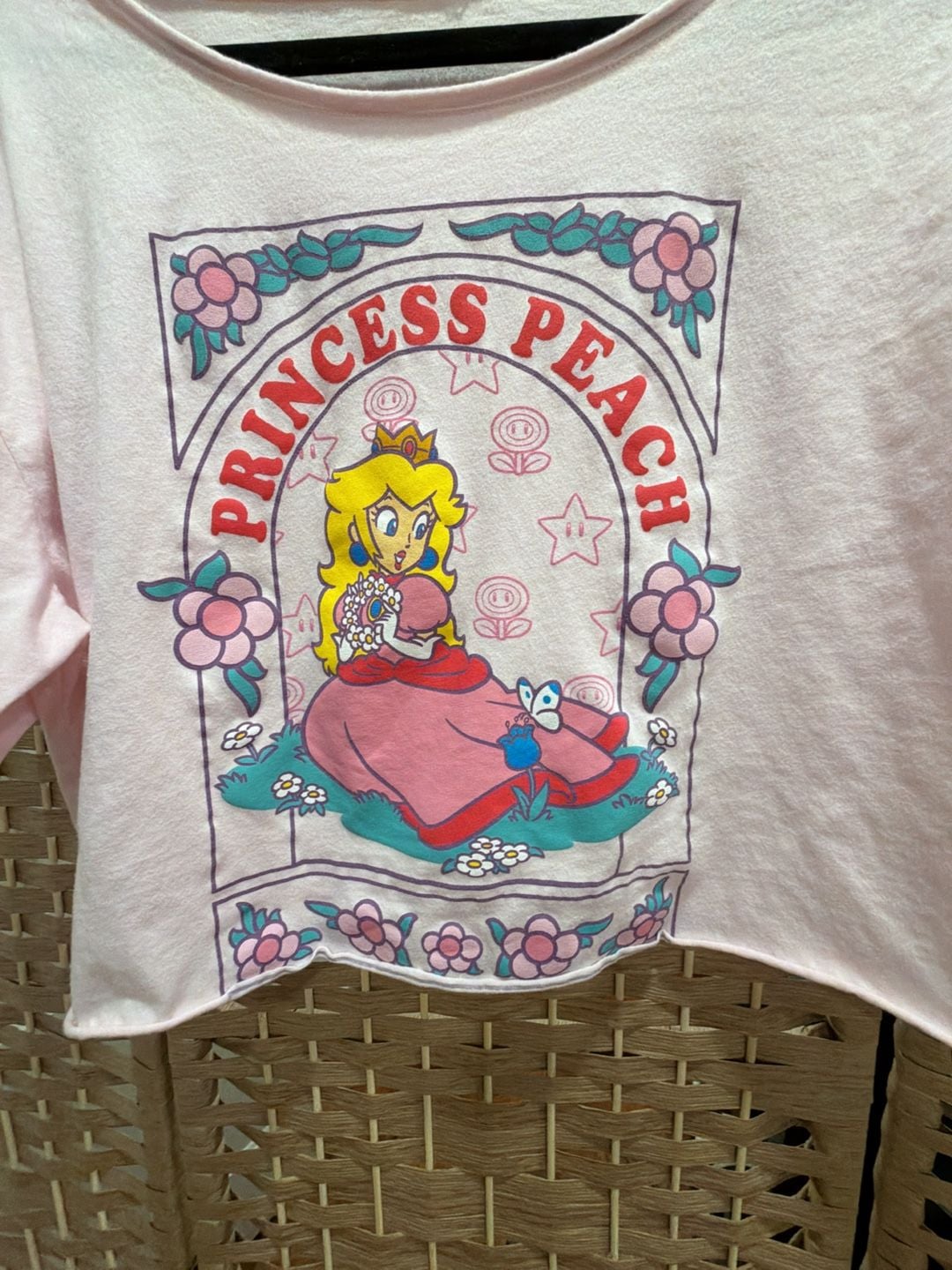 Super Mario Princess Peach T-Shirt Size Large Pink Crop Top 2