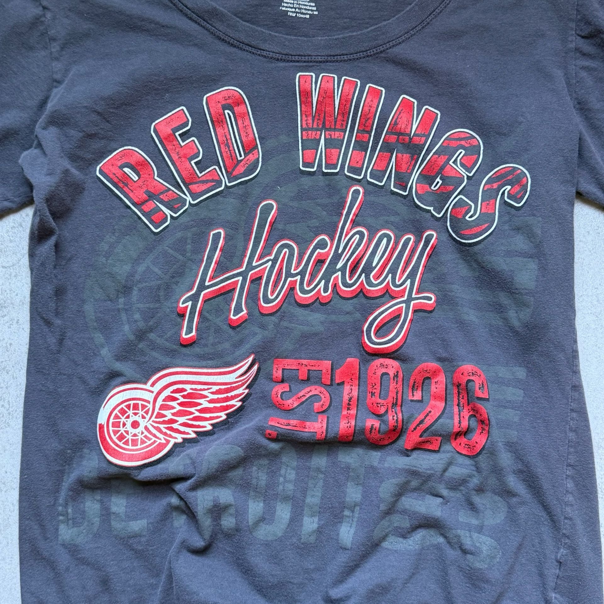 NHL Detroit Red Wings Hockey T-Shirt Size L Dark Gray Graphic Tee 4