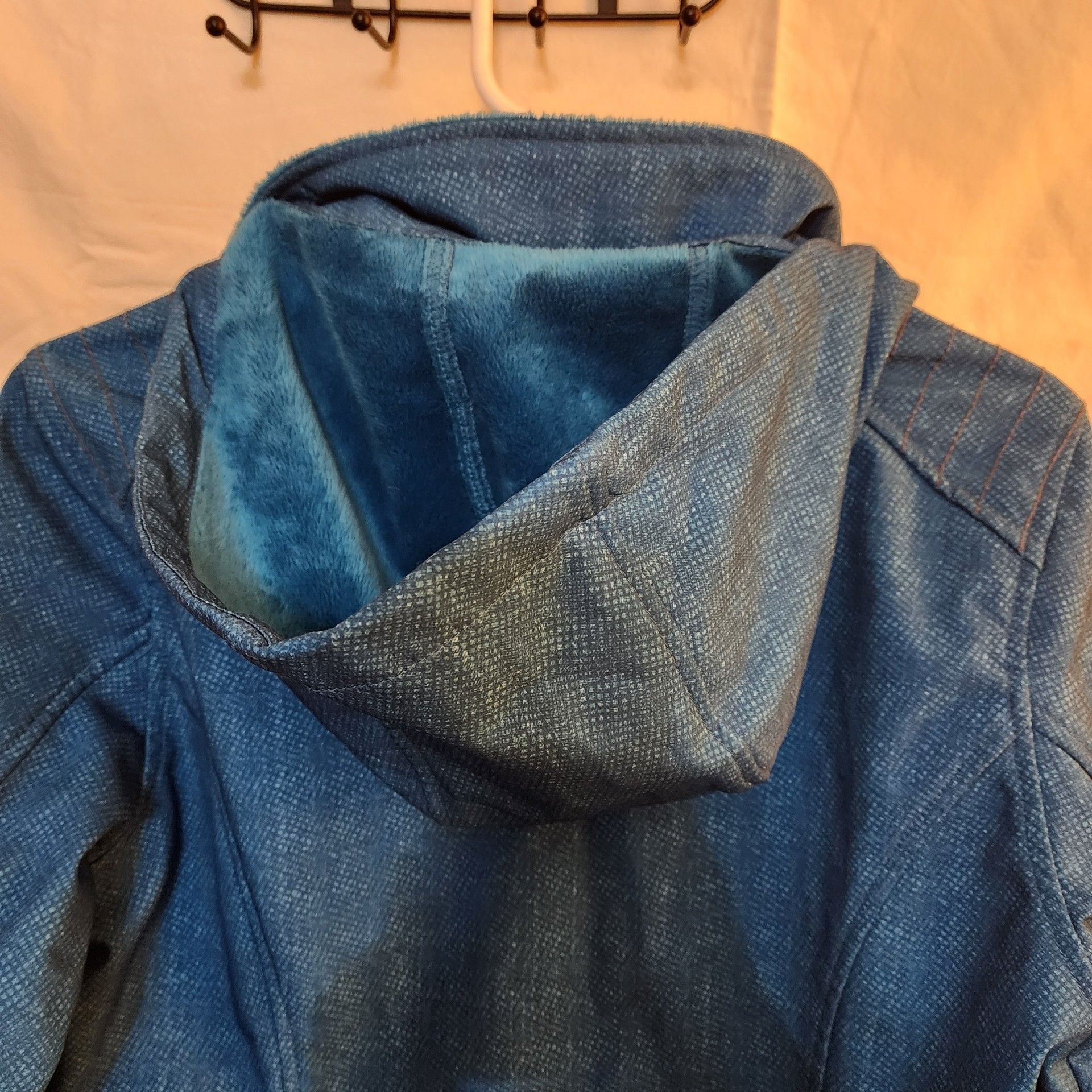 Free Country Softshell Jacket Size Medium Blue Faux Fur Lined Hooded 8