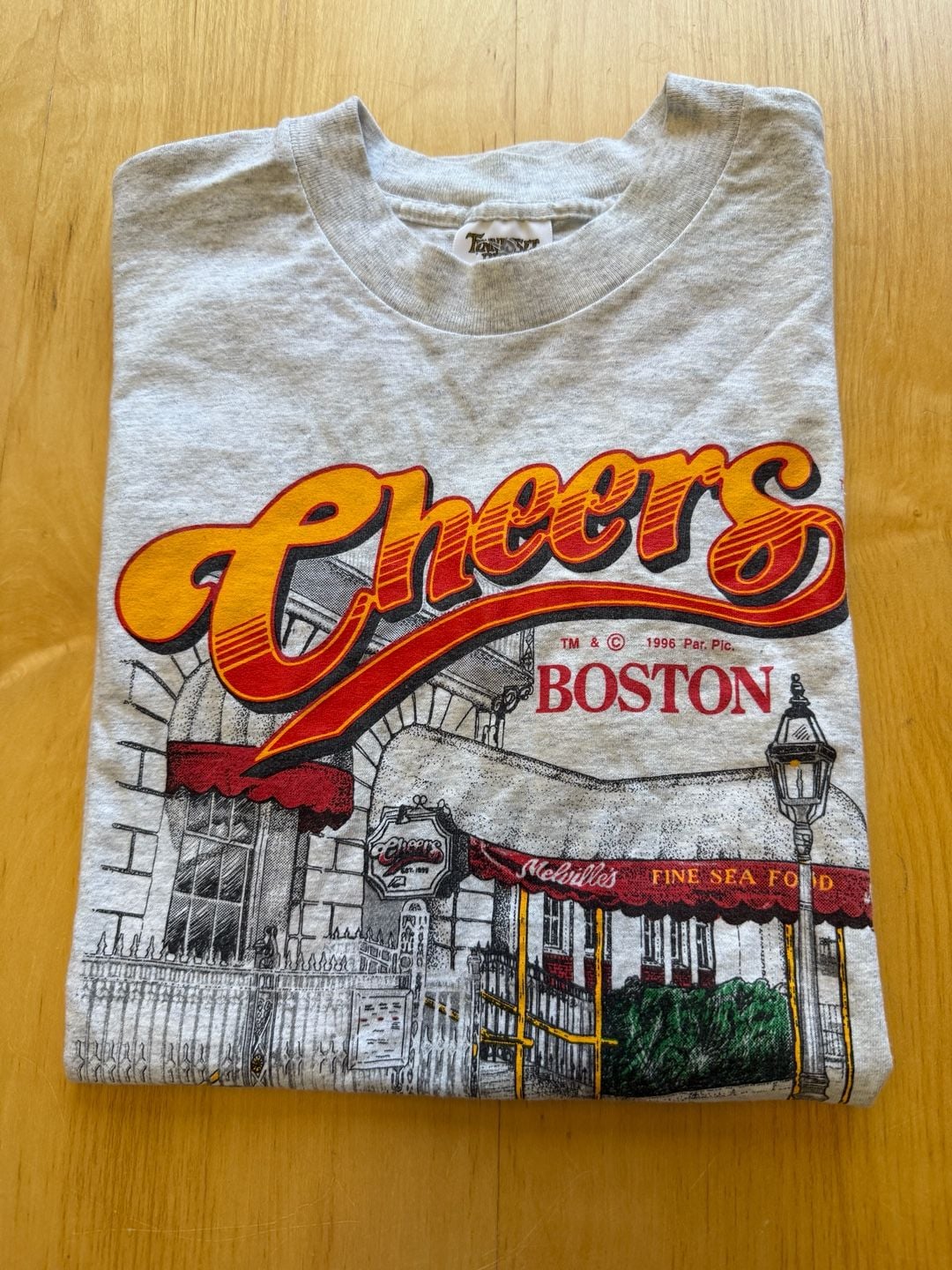 Tennessee River Gold Cheers Boston T-Shirt Size M Gray Vintage 2