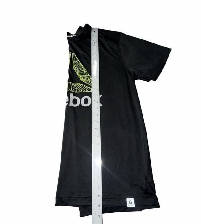 Reebok Graphic T-Shirt Size S Black Athletic Workout Top 7