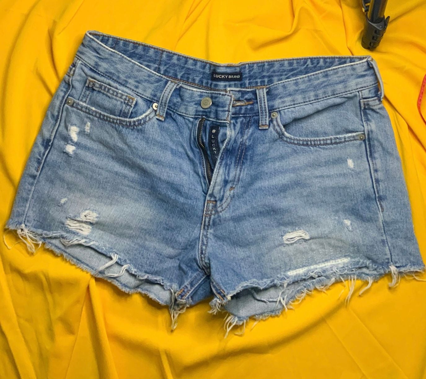 Lucky Brand Mid Rise Boy Short Women Size 4/27 Distressed 2