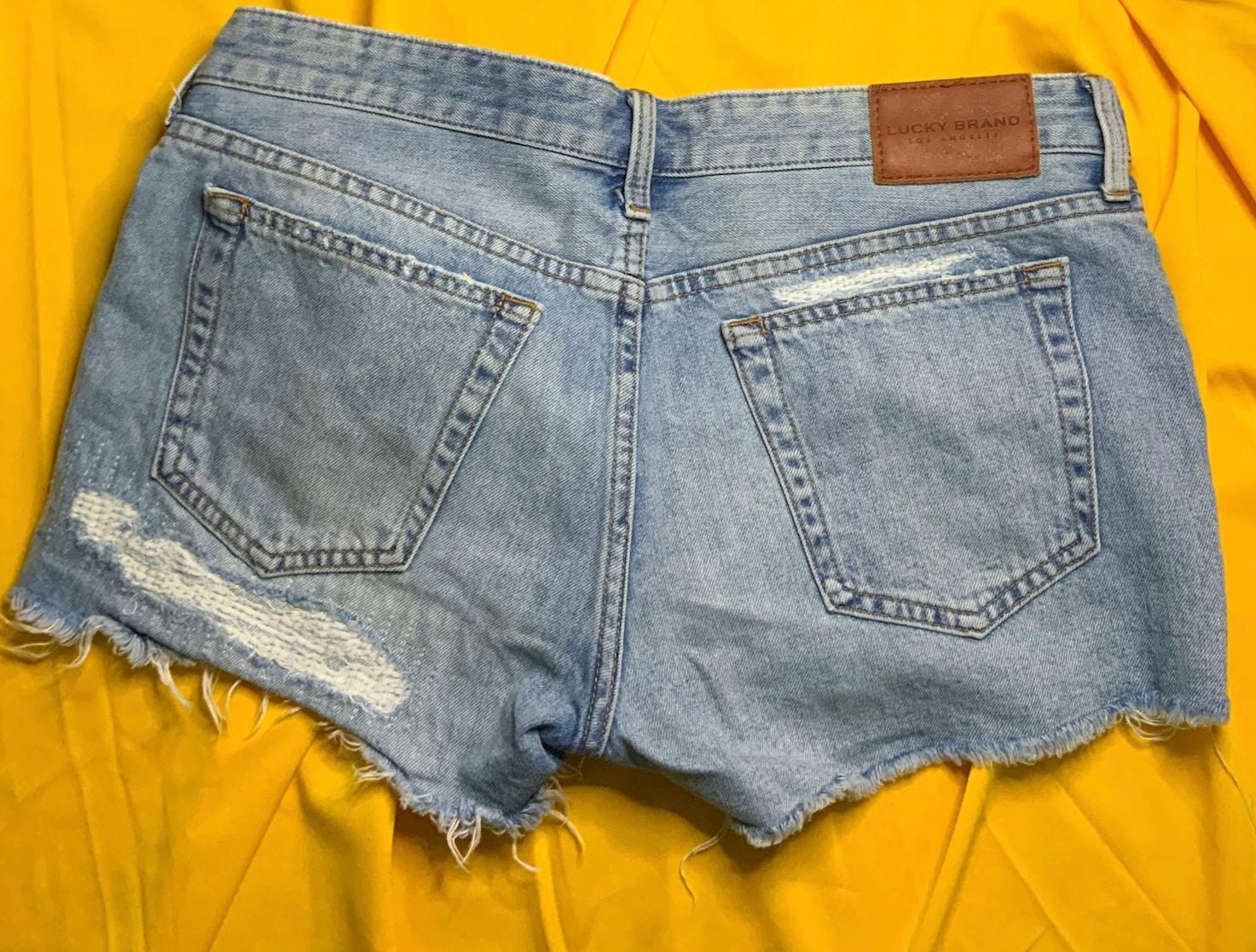 Lucky Brand Mid Rise Boy Short Women Size 4/27 Distressed 7