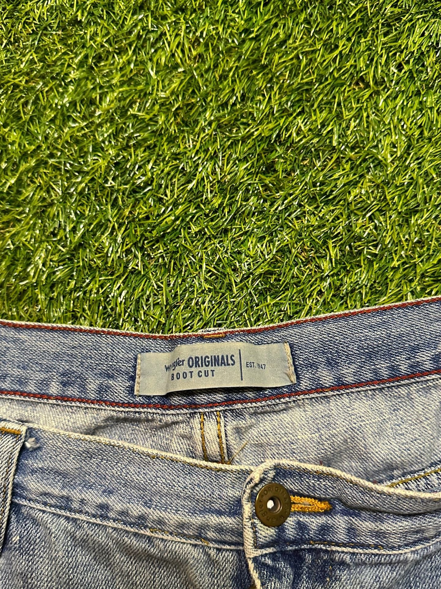Y2K 2000s Wrangler Originals Boot Cut Jeans. 7