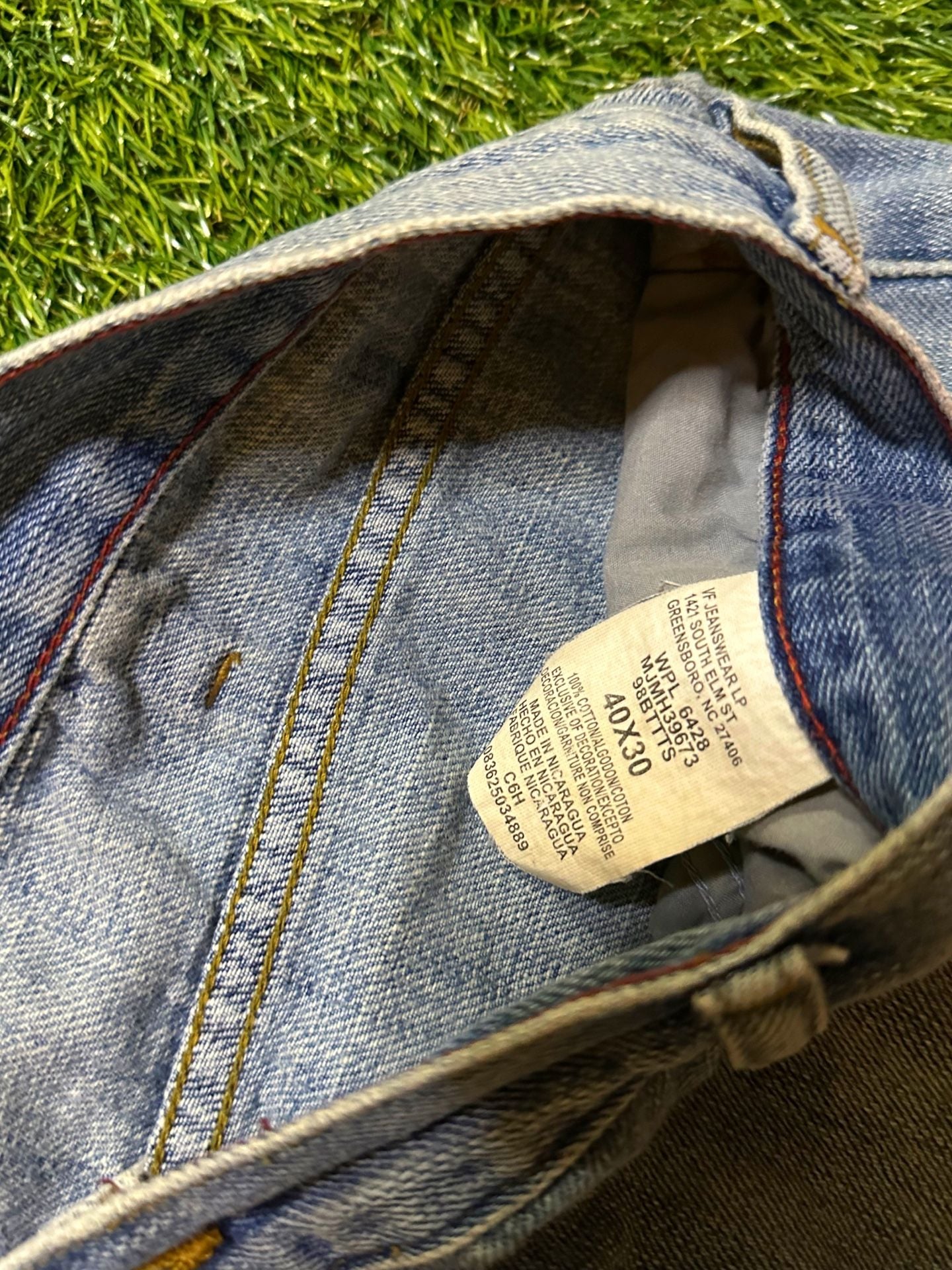 Y2K 2000s Wrangler Originals Boot Cut Jeans. 8
