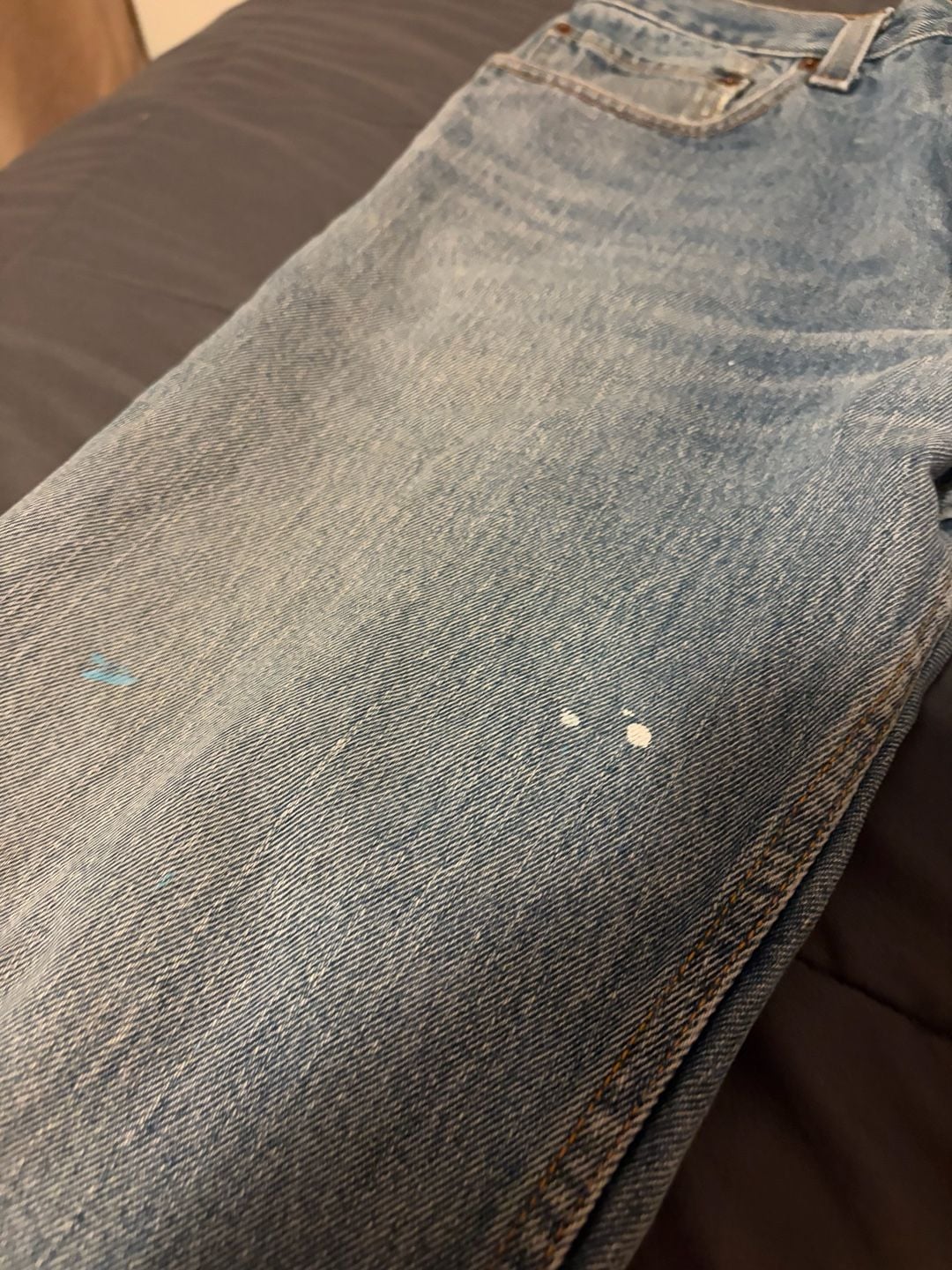 Levi's Y2K 550 Relaxed Fit Jeans Size W32 L30 Light Wash Denim Distressed Paint 7