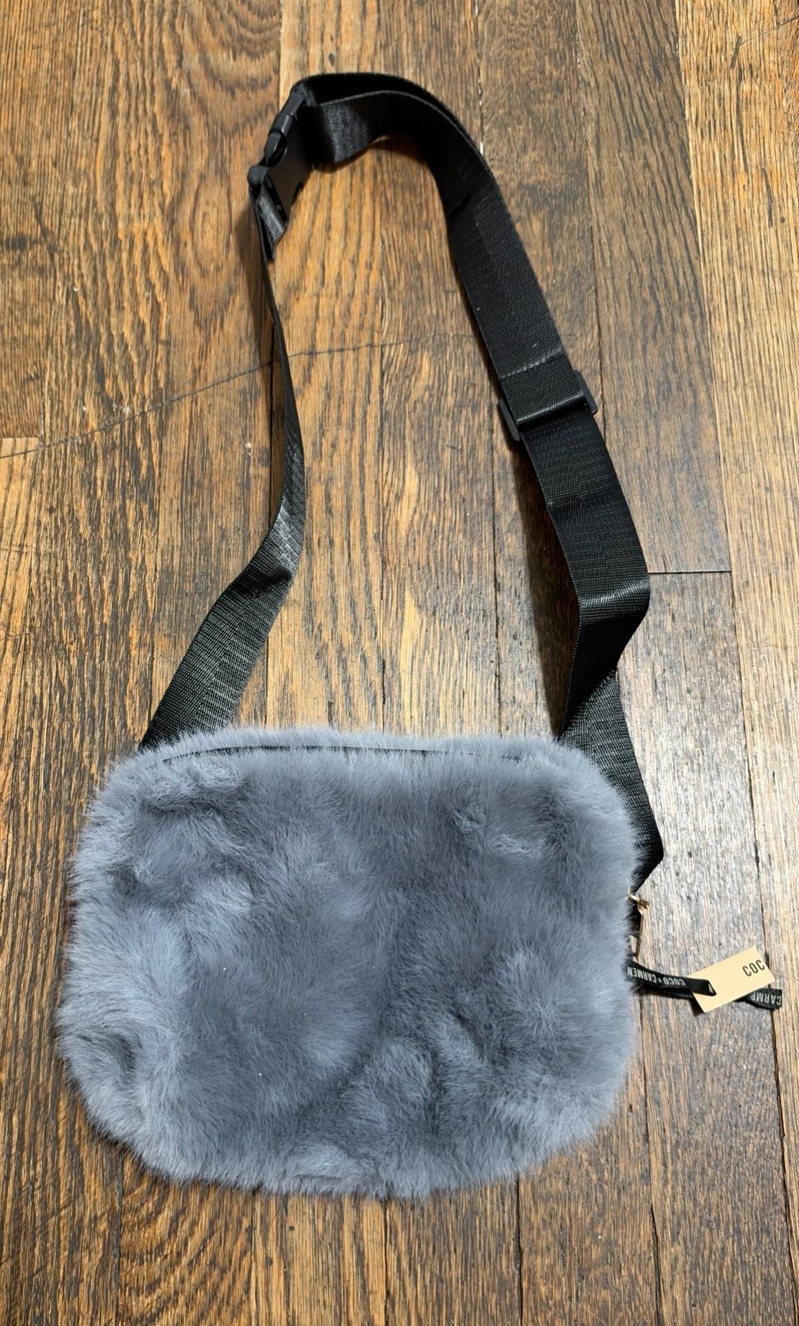 New Coco + Carmen Estelle Faux Fur Sling Bag Grey Crossbody Fanny Pack 2