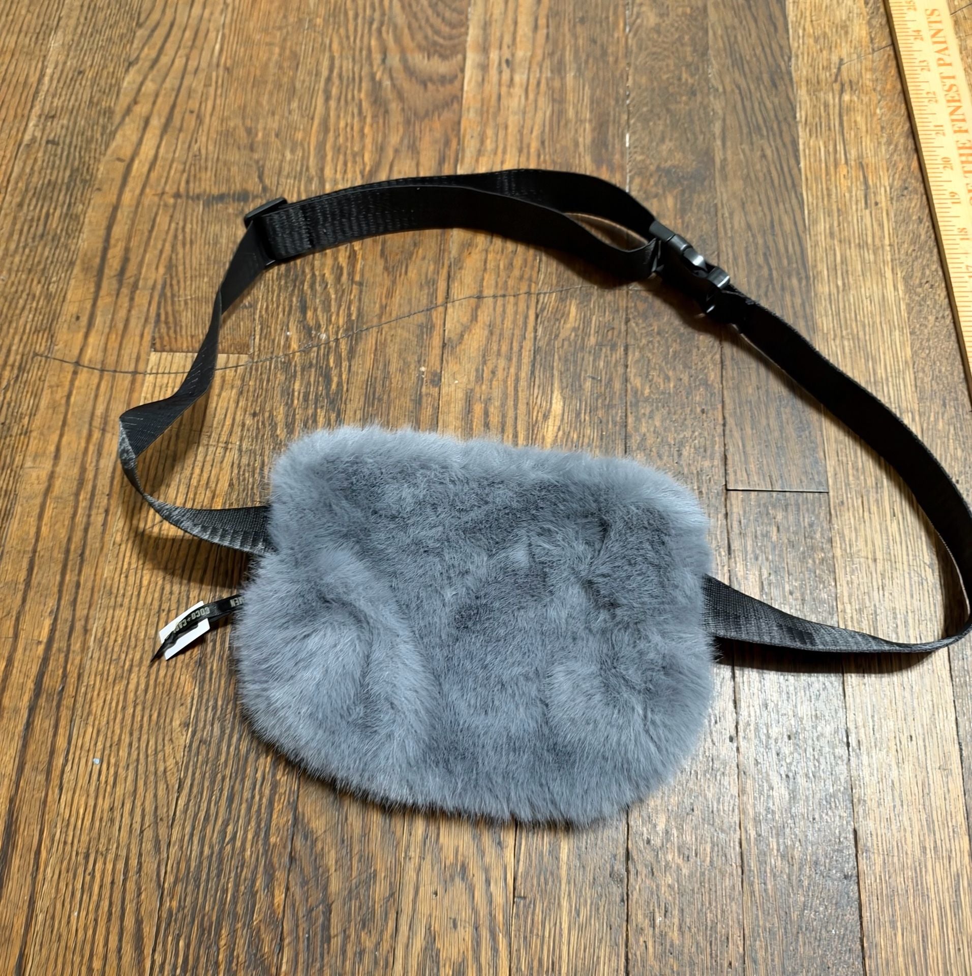 New Coco + Carmen Estelle Faux Fur Sling Bag Grey Crossbody Fanny Pack 4
