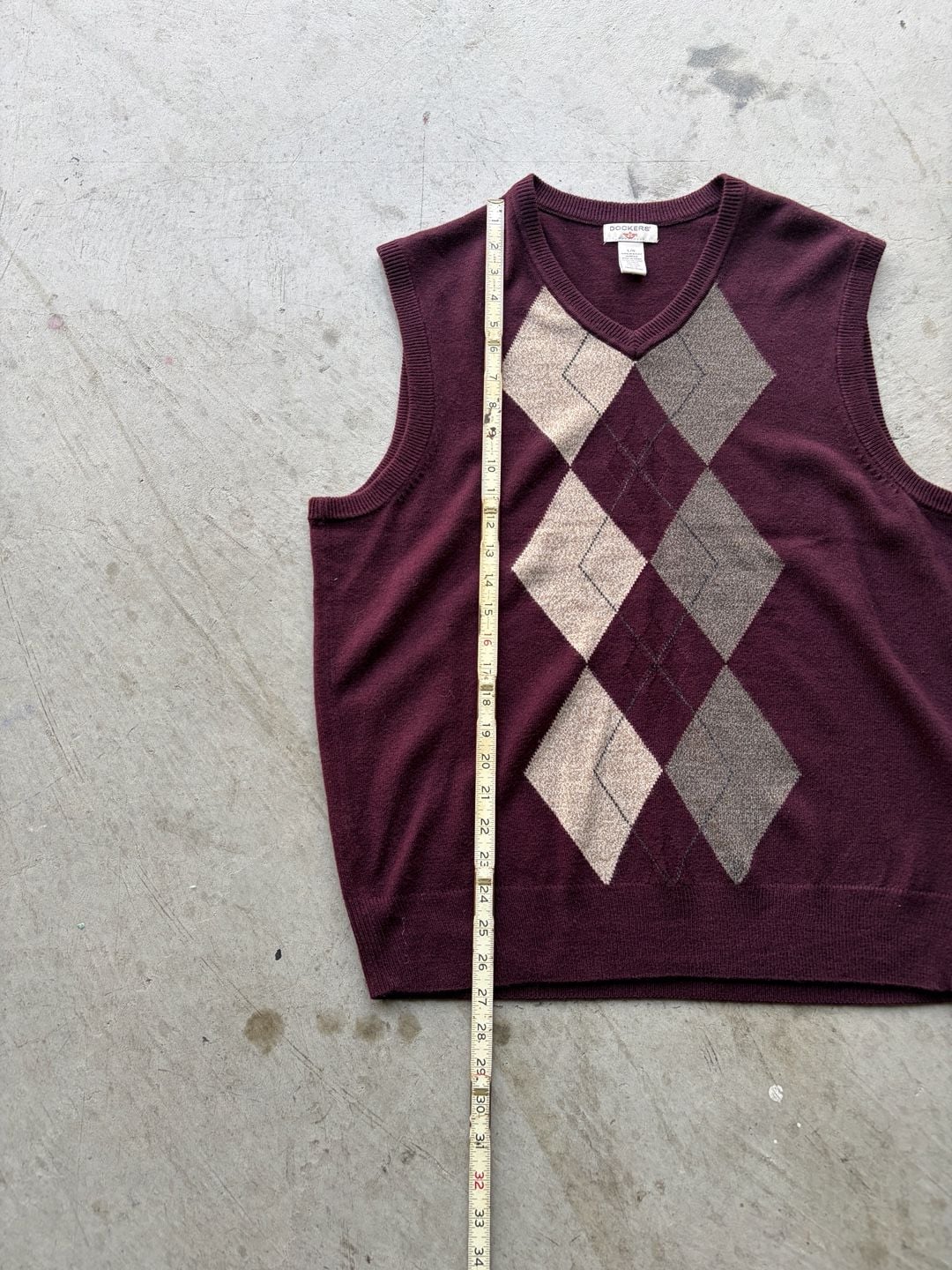 Dockers Argyle V-Neck Sweater Vest Size L Burgundy 6