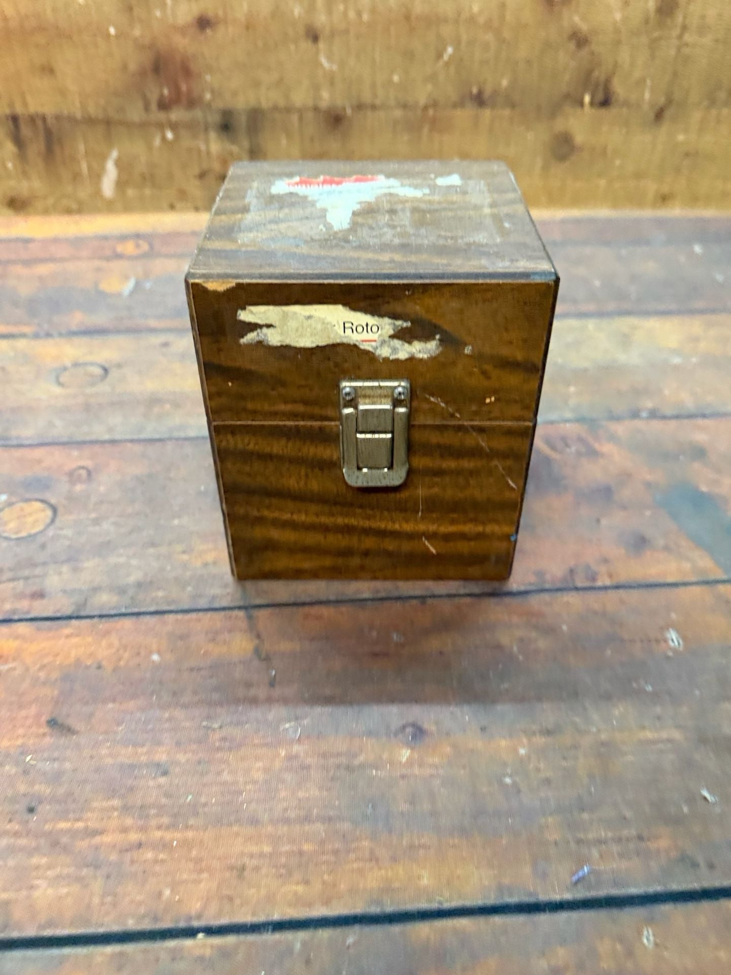Mitutoyo Dial Indicator No.2414-08 Shock Proof With Wood Case 1