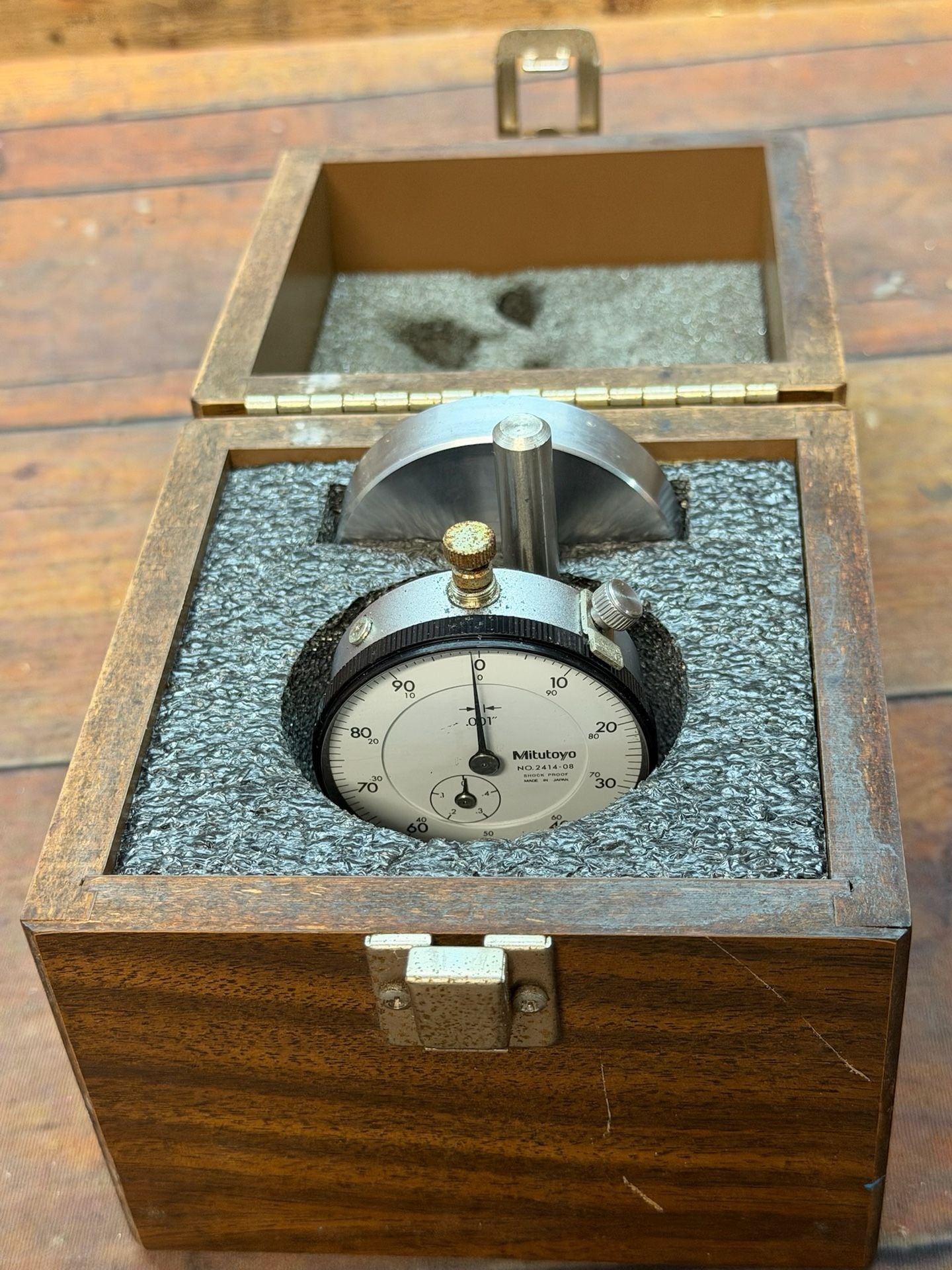Mitutoyo Dial Indicator No.2414-08 Shock Proof With Wood Case 4