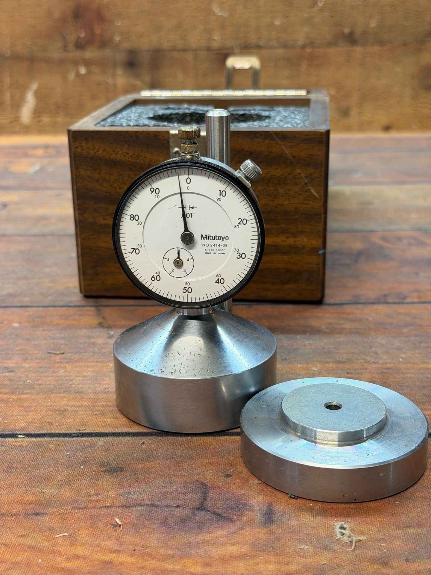 Mitutoyo Dial Indicator No.2414-08 Shock Proof With Wood Case 5