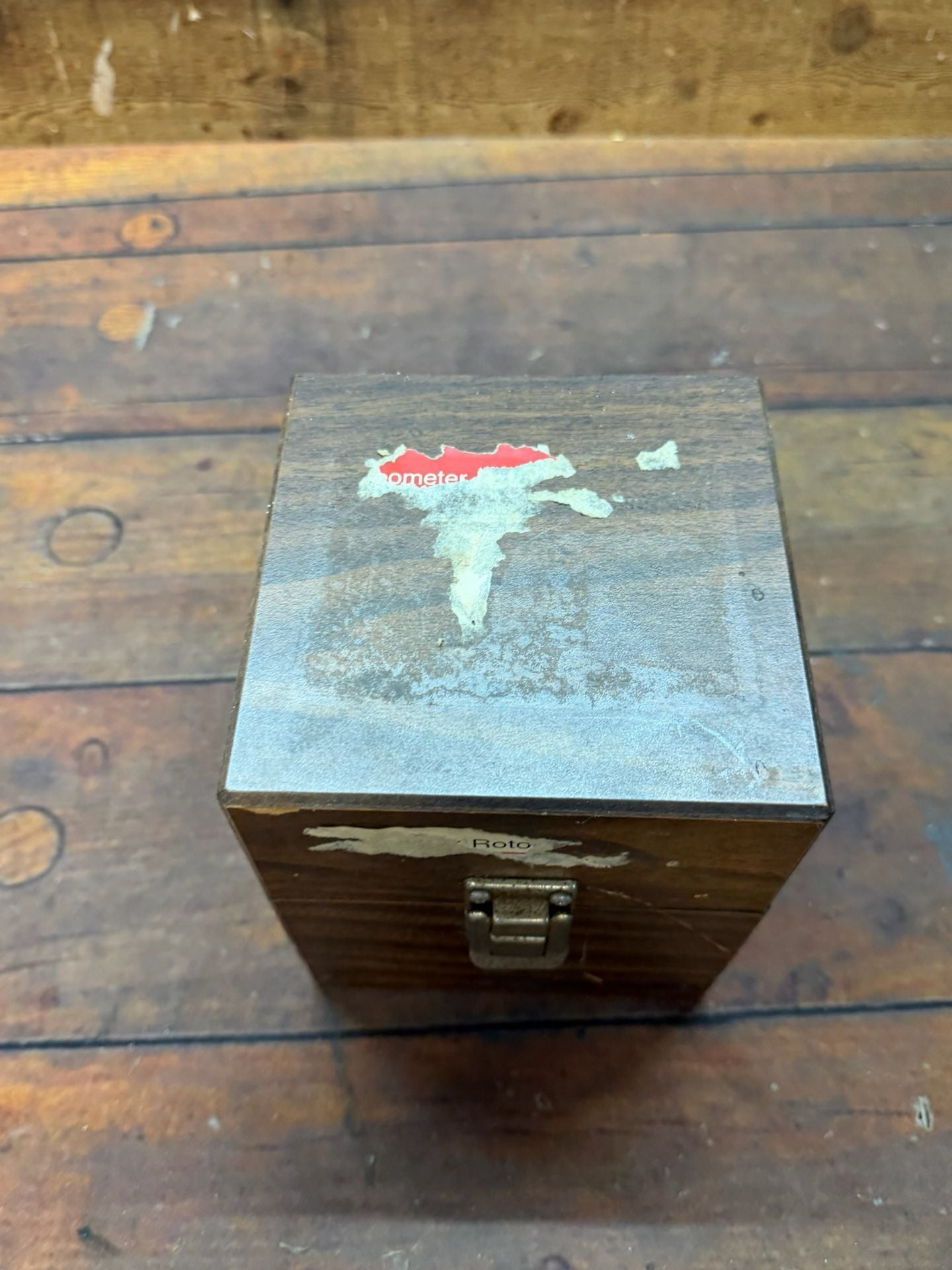 Mitutoyo Dial Indicator No.2414-08 Shock Proof With Wood Case 7