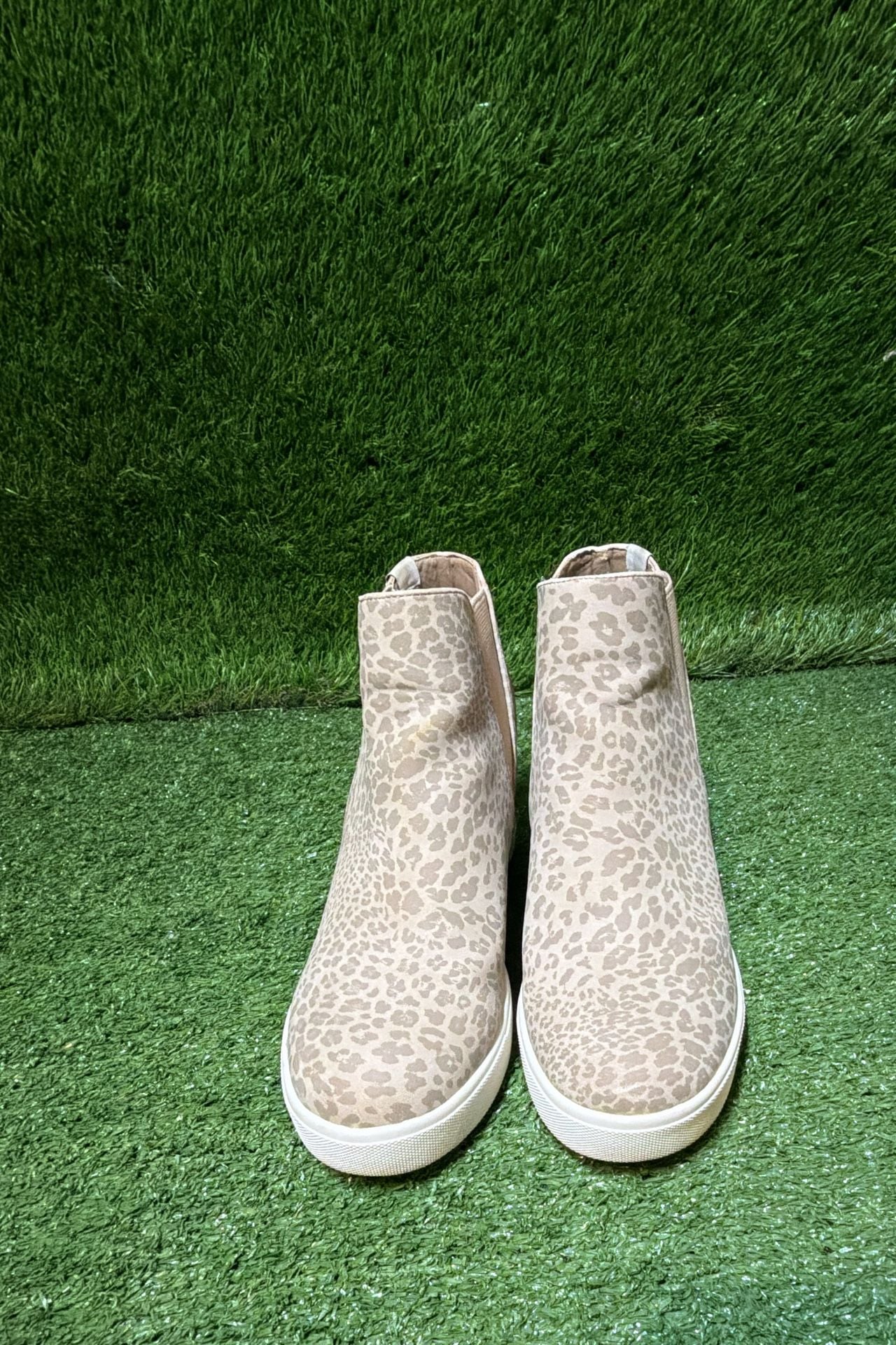 Coconuts by Matisse Wedge Booties Size 8.5 Taupe Leopard Print Sneakers 3