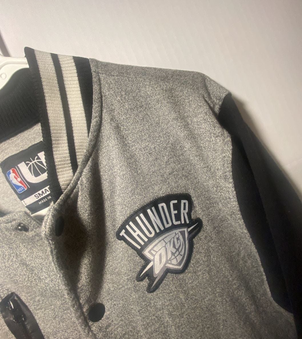 Pro Standard NBA Oklahoma City Thunder Varsity Jacket Size Small Gray Black 6