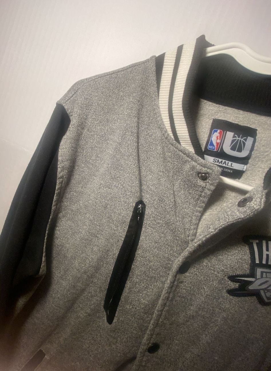 Pro Standard NBA Oklahoma City Thunder Varsity Jacket Size Small Gray Black 7