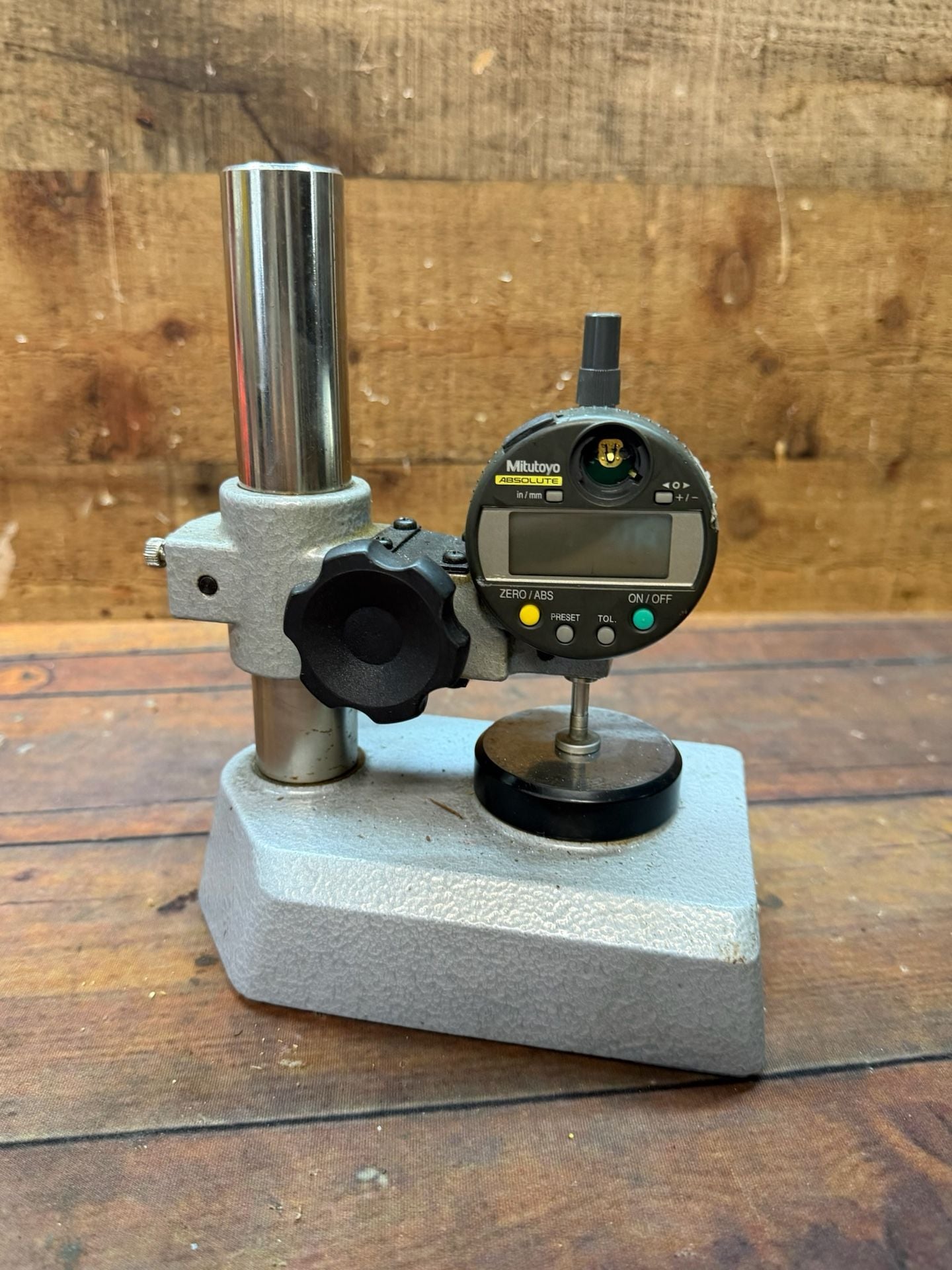 Mitutoyo Absolute Digital Indicator With Stand 1