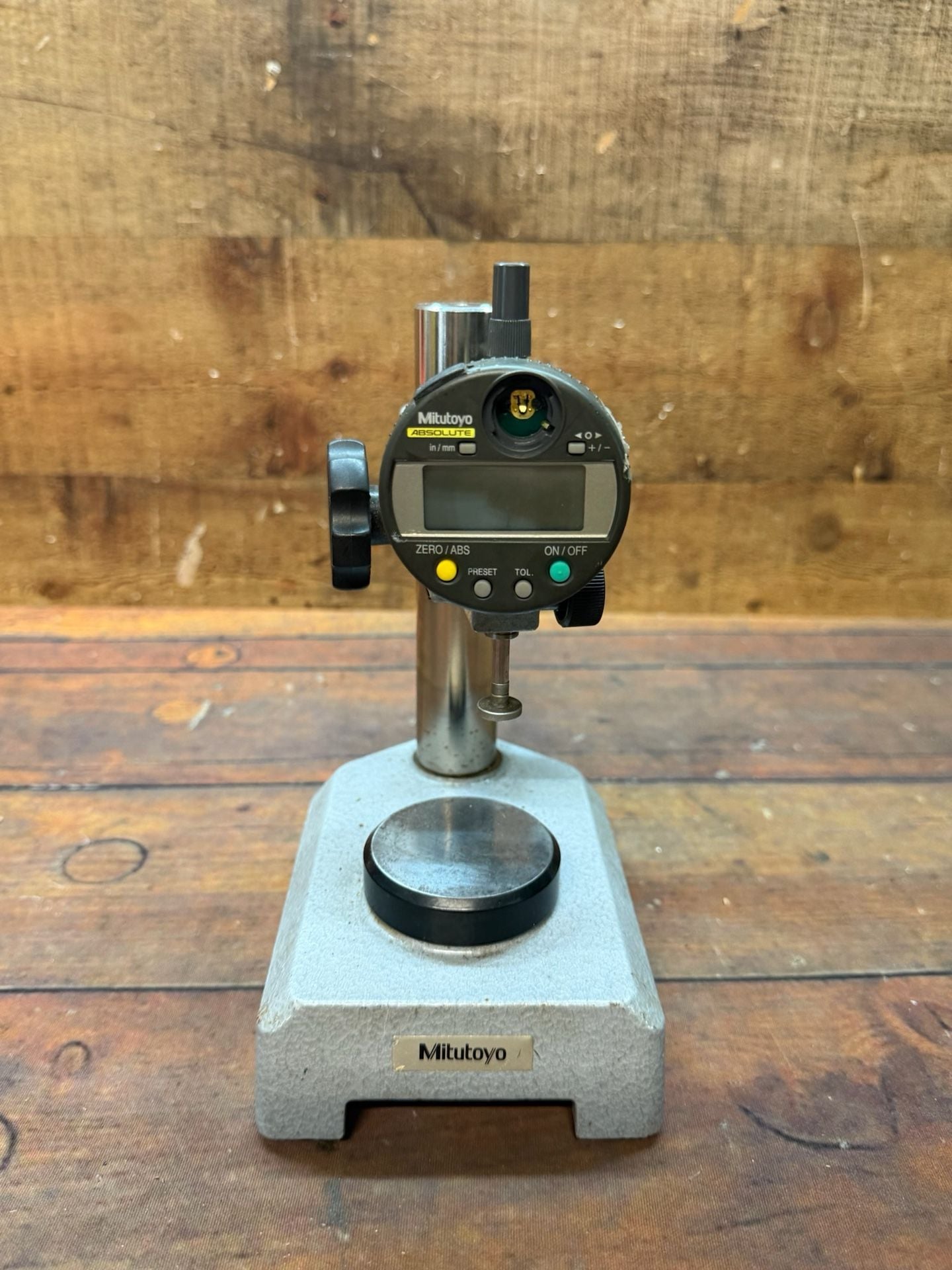 Mitutoyo Absolute Digital Indicator With Stand 5