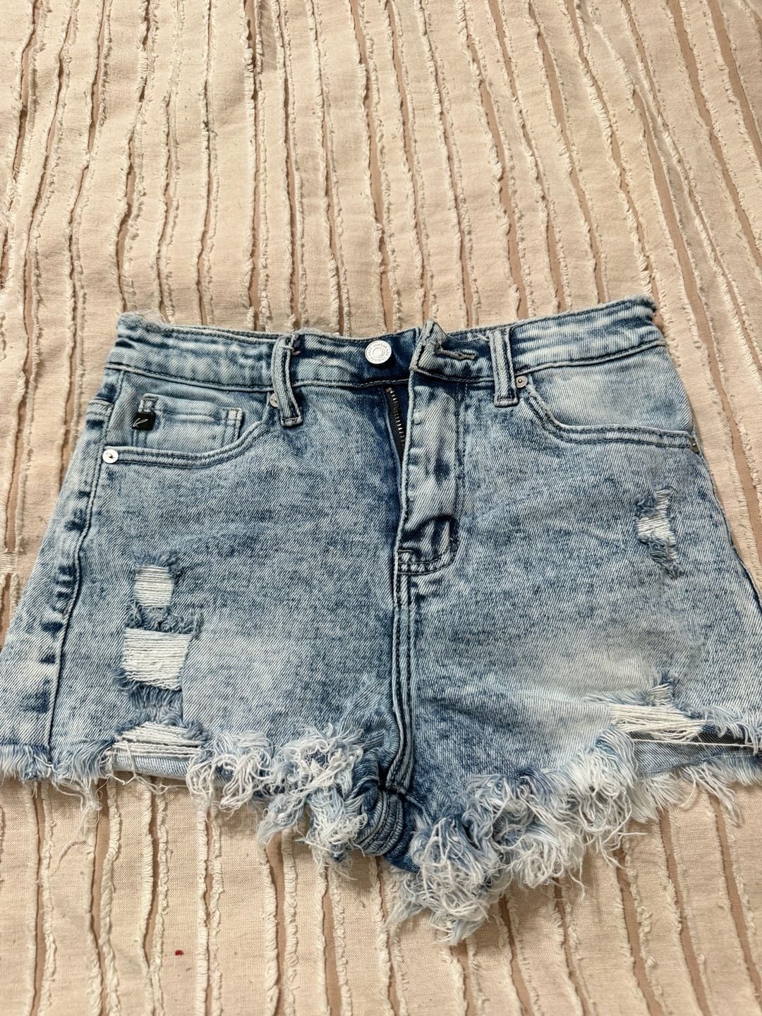 KanCan Distressed Denim Shorts Light Wash 2