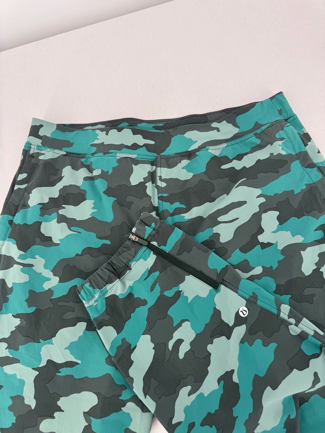 Lululemon Jogger Pants Size 14 Teal Camo 2