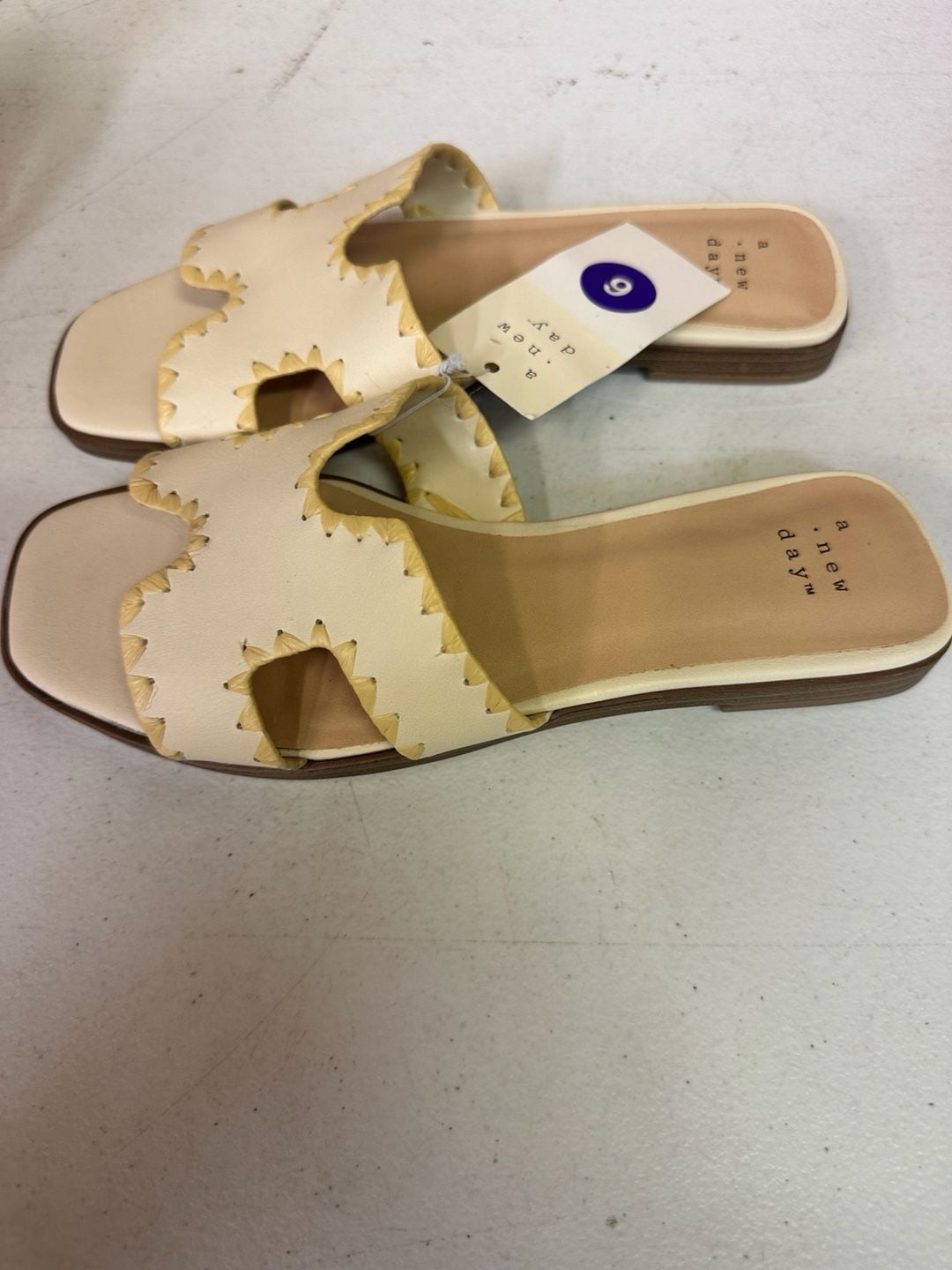 A New Day Slide Sandals Size 6 Cream White Scalloped Raffia Trim 6