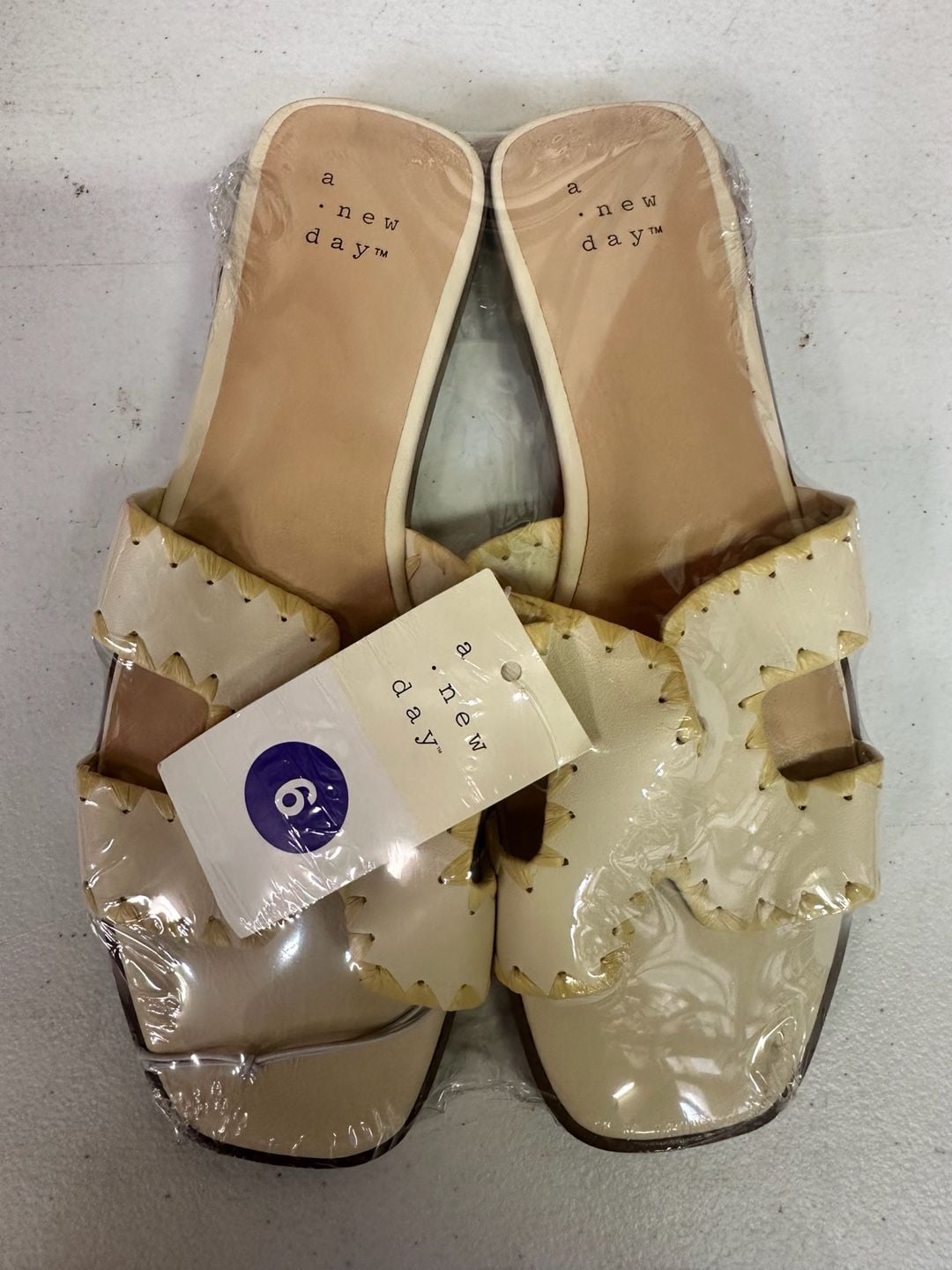 A New Day Slide Sandals Size 6 Cream White Scalloped Raffia Trim 8