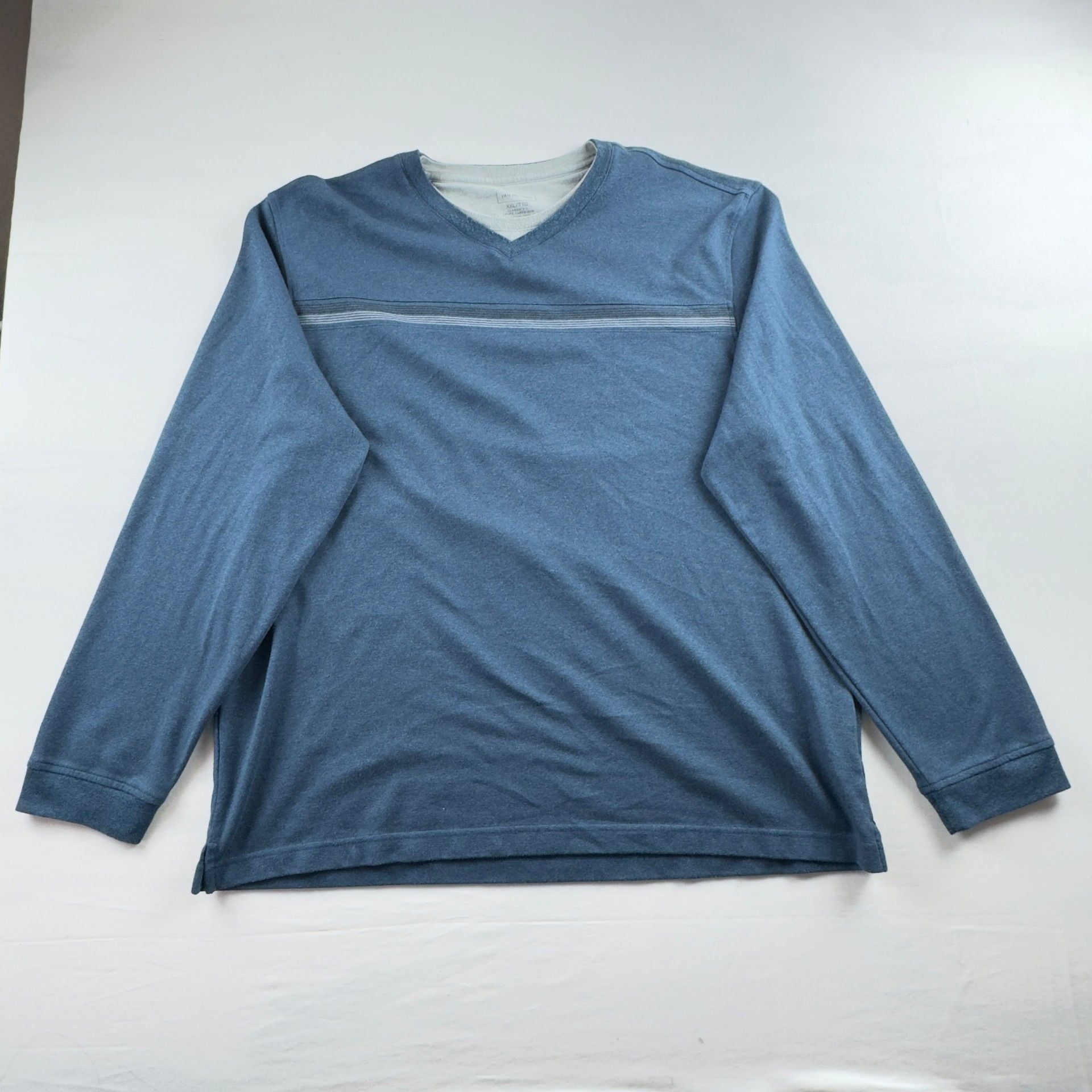 Van Heusen V-Neck Long Sleeve Shirt Size XXL Blue Striped 2