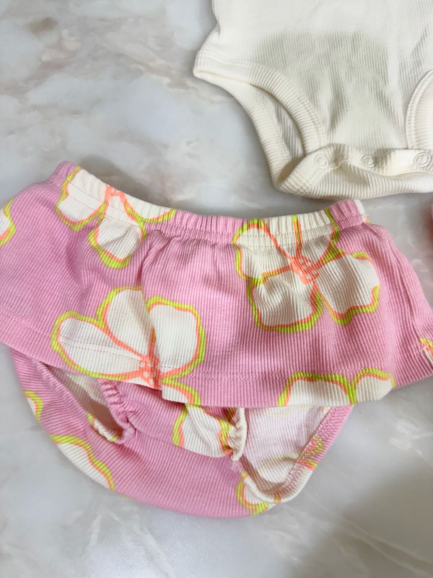 Carter's 3pc Outfit 3-6M 4